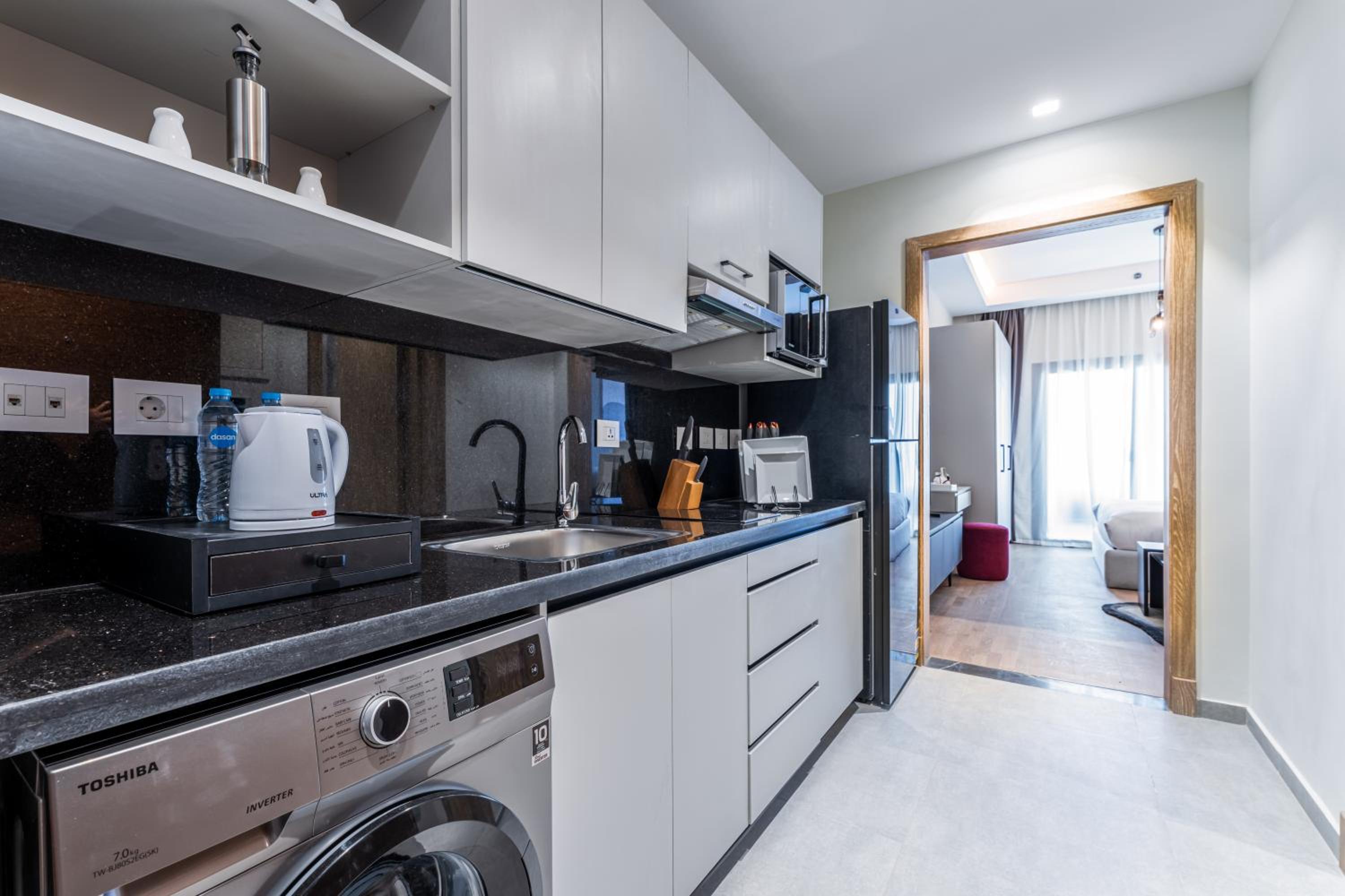 Studio Apartment with King Bed
