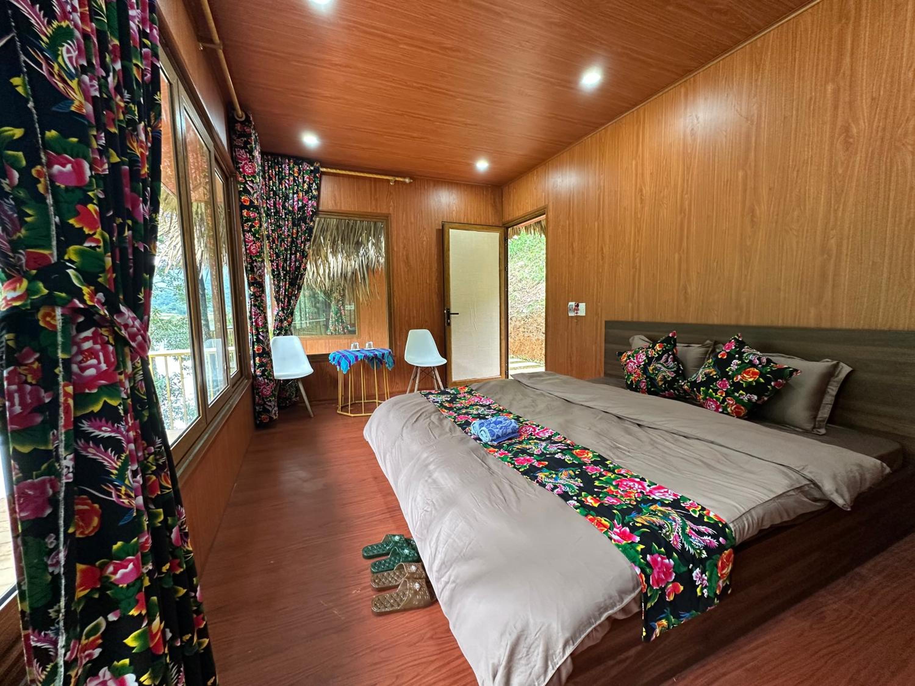 King Room with Mountain View photo 3