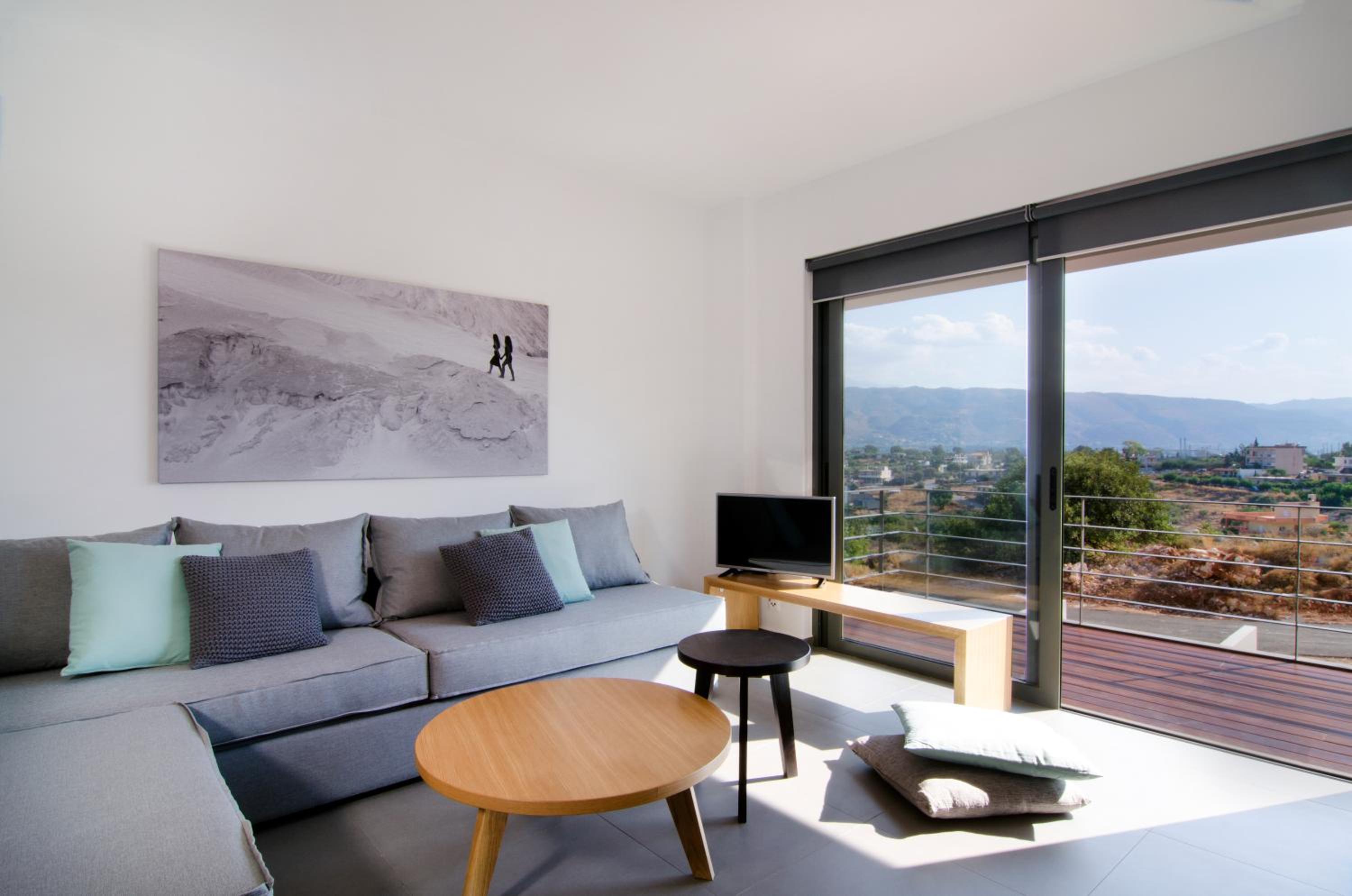 Apartment with Mountain View