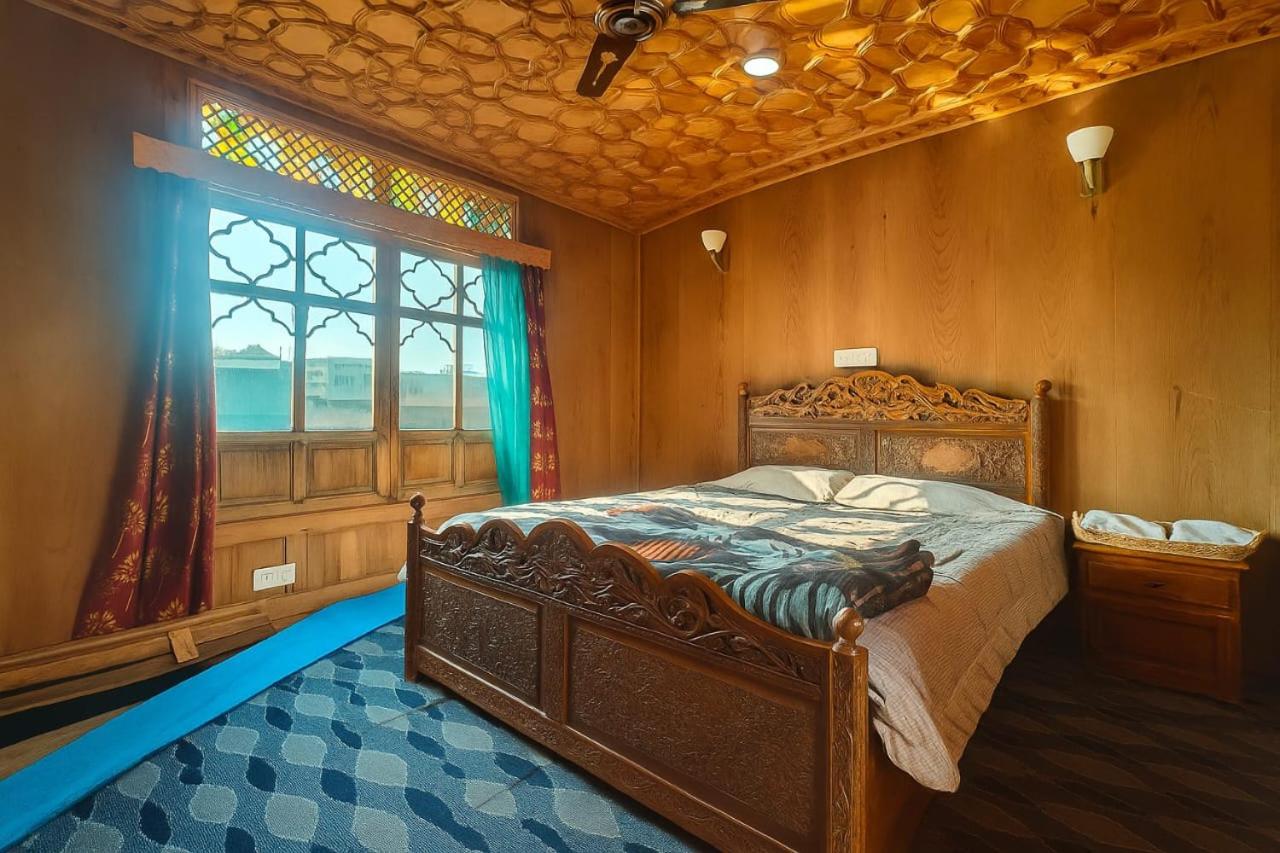 Double Room with Lake View