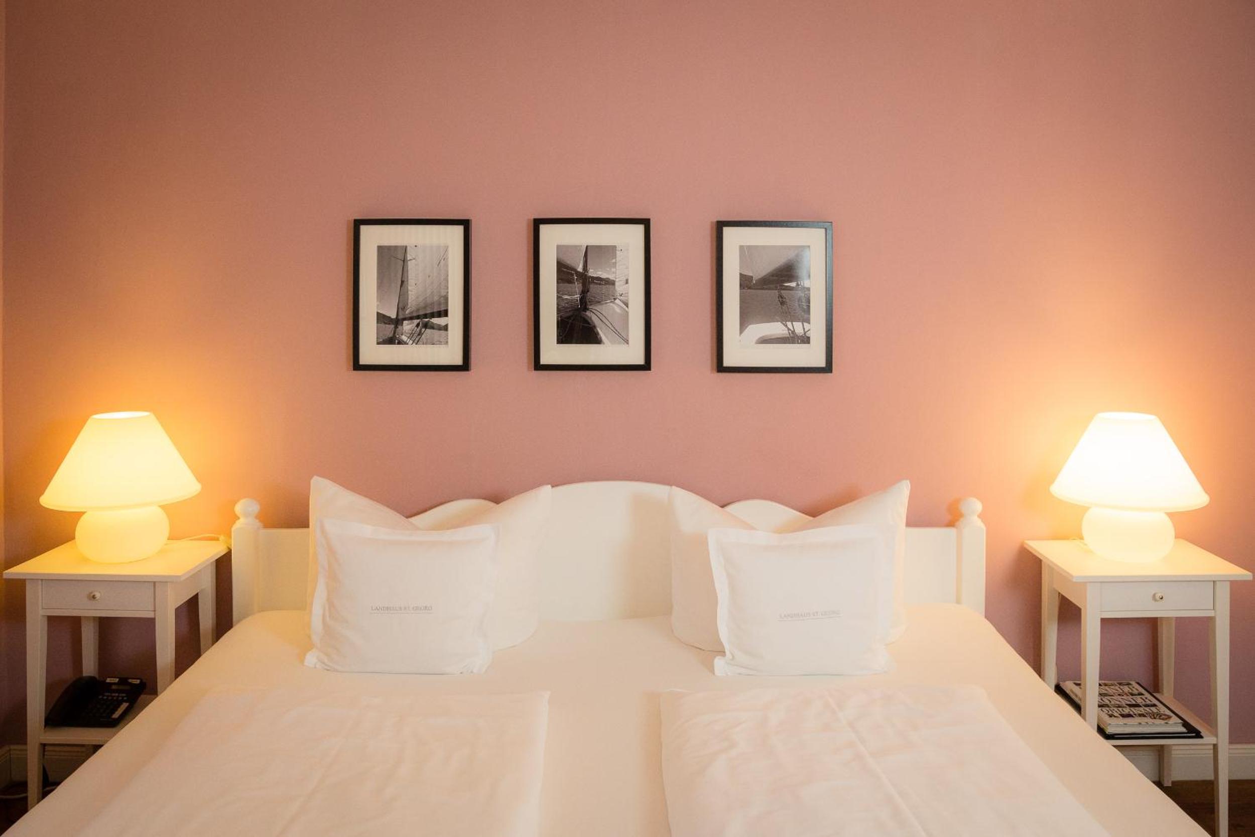 Standard Double Room photo 2