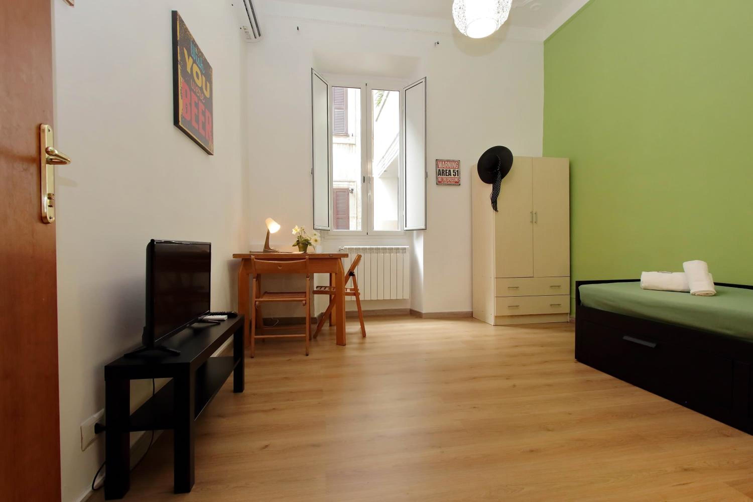 Double Room with Private External Bathroom photo 3