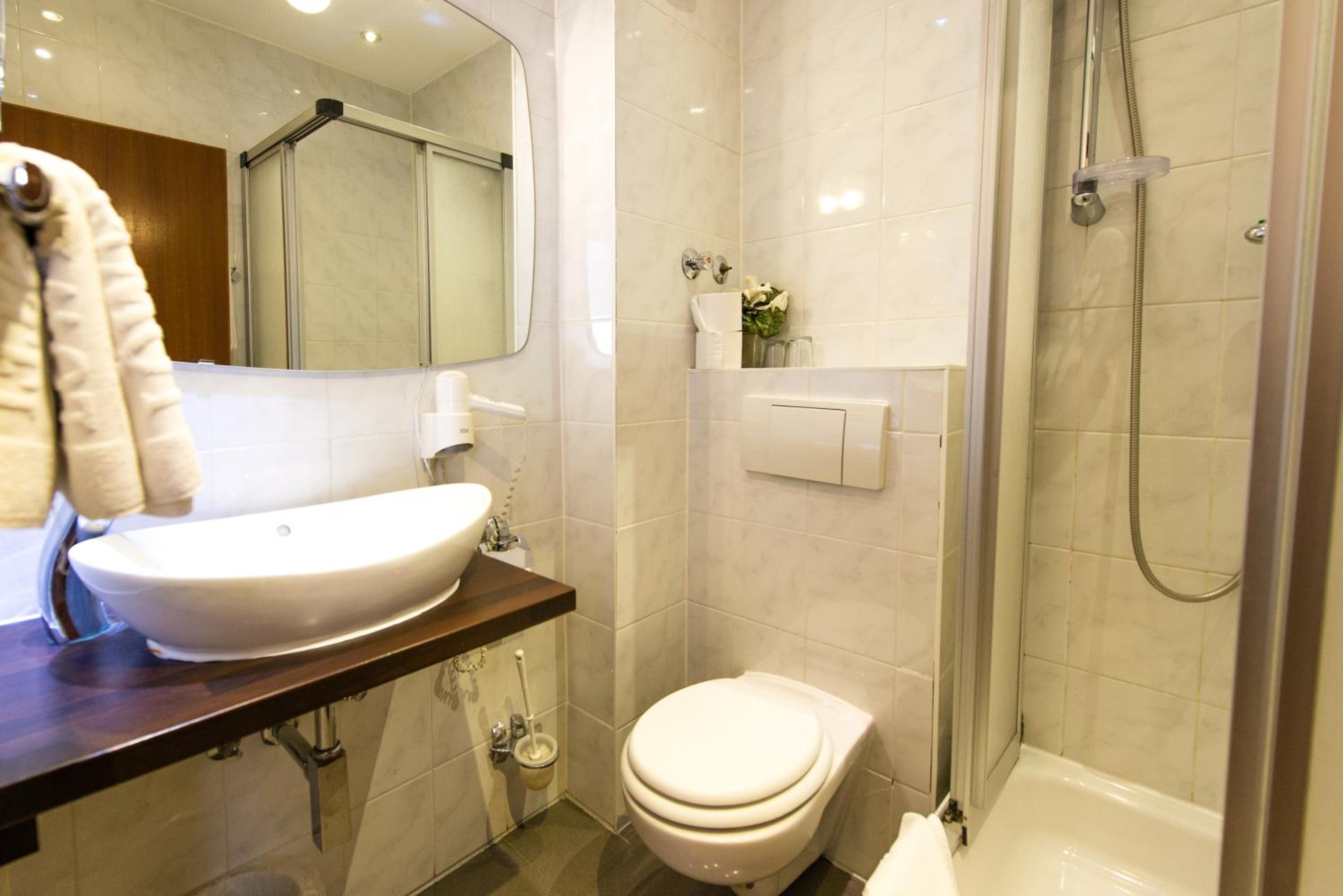 Double Room - Photo 4