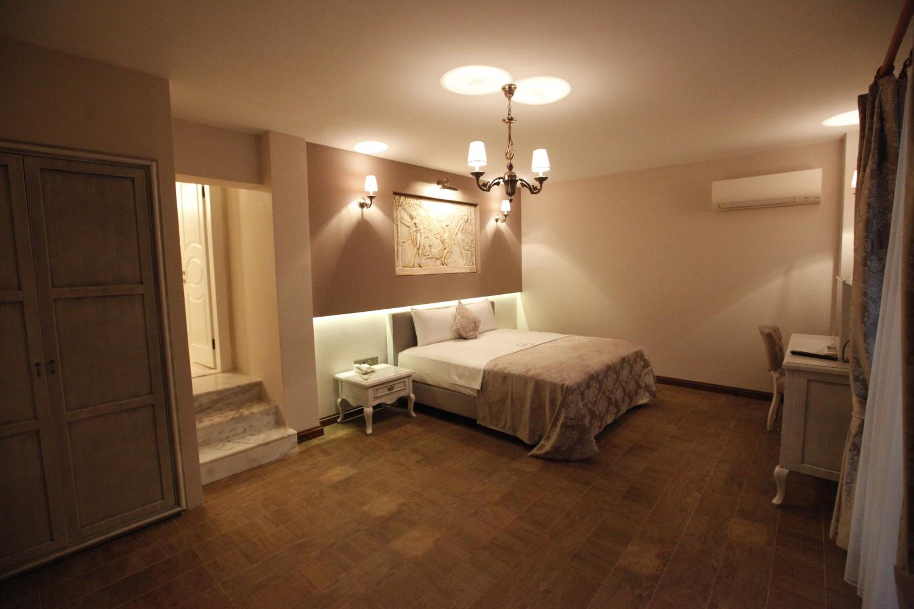 Suite with Garden View
