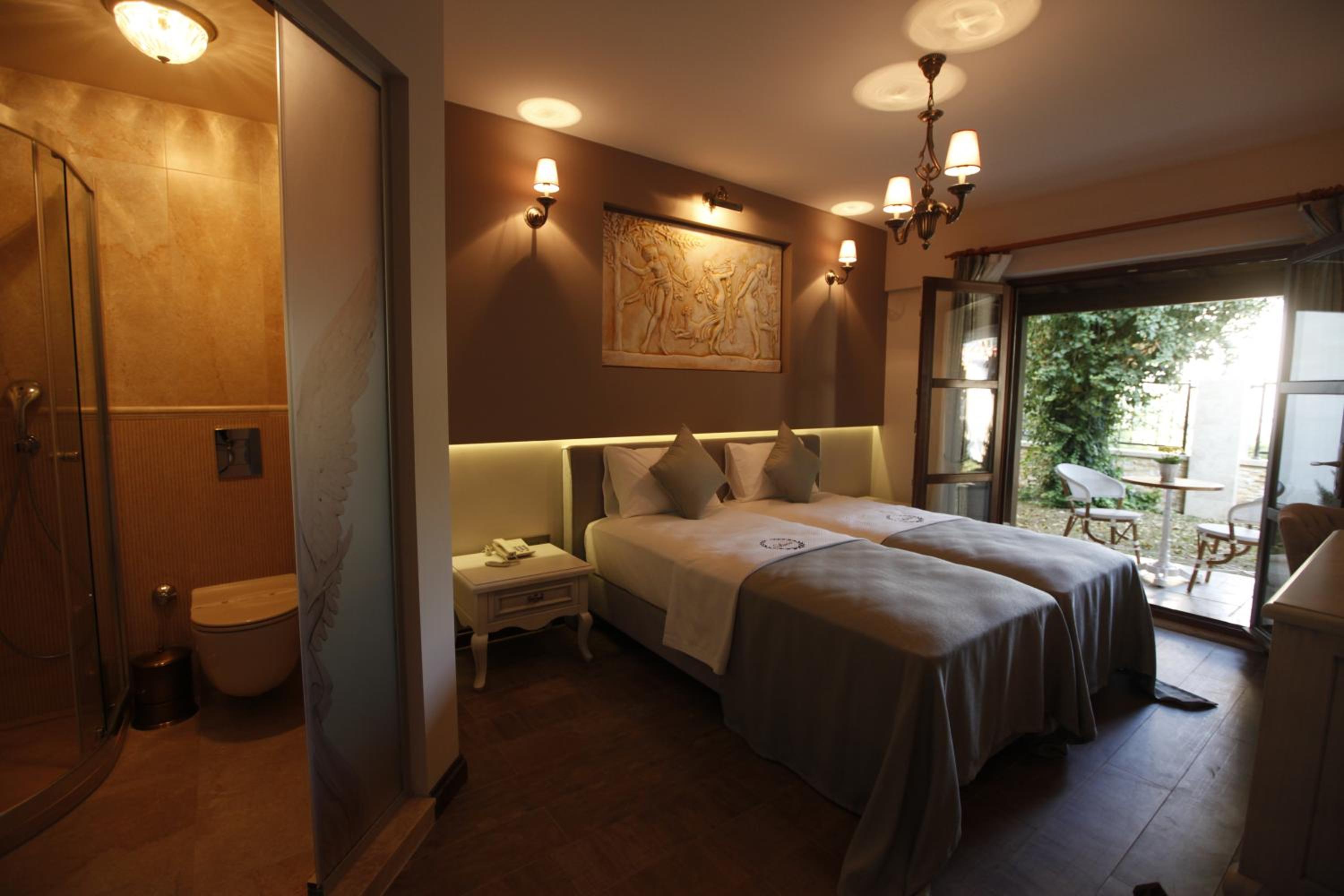 Deluxe Double or Twin Room with Garden View photo 2