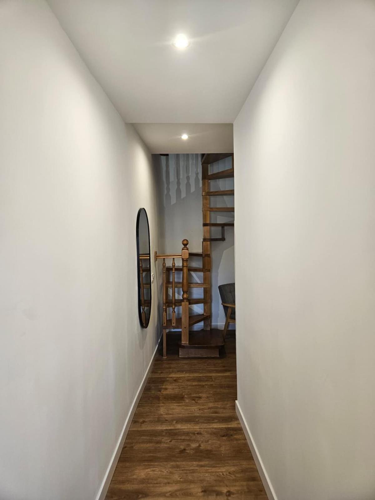 Twin Room with Private Bathroom photo 3