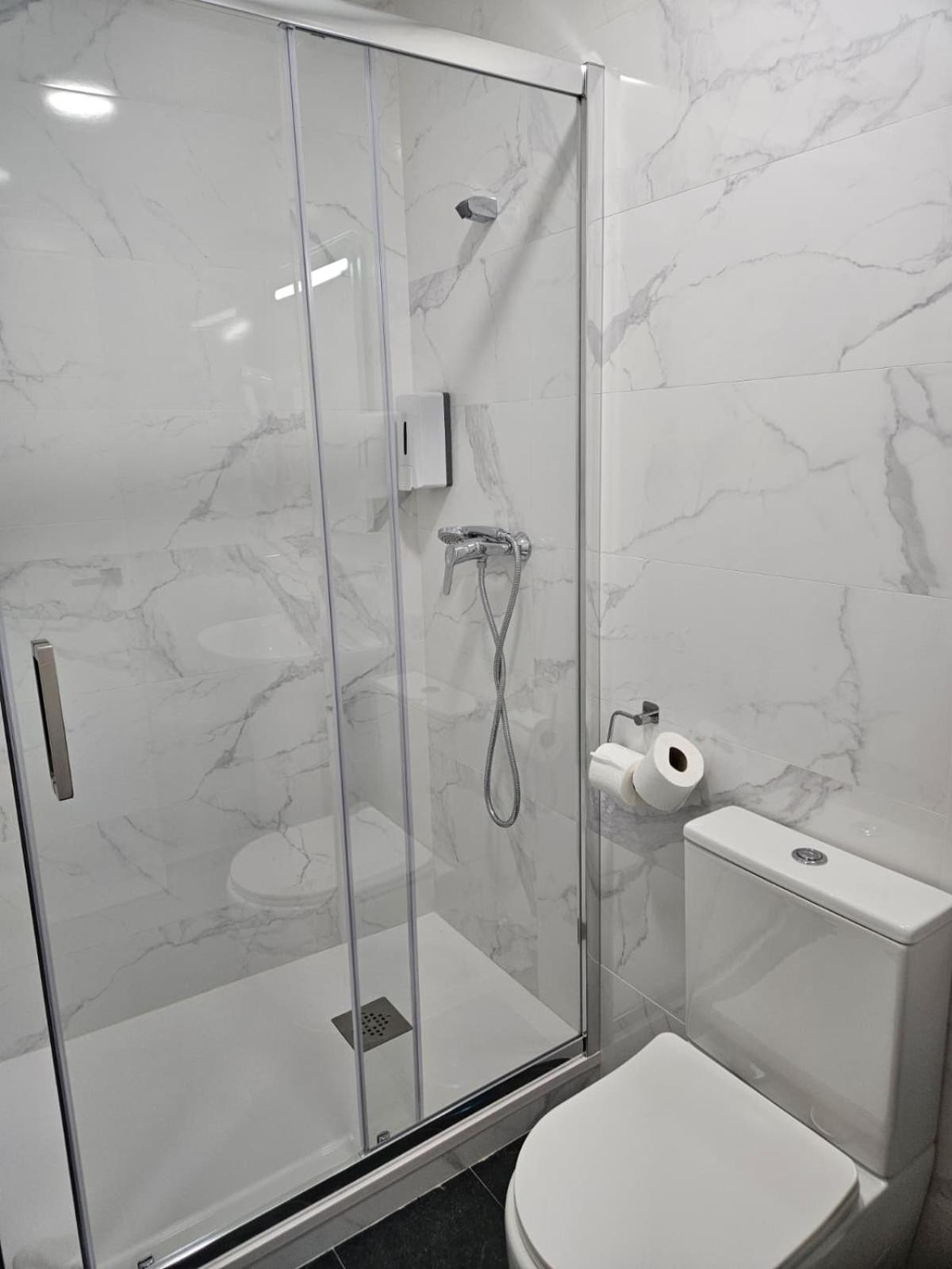 Twin Room with Private Bathroom