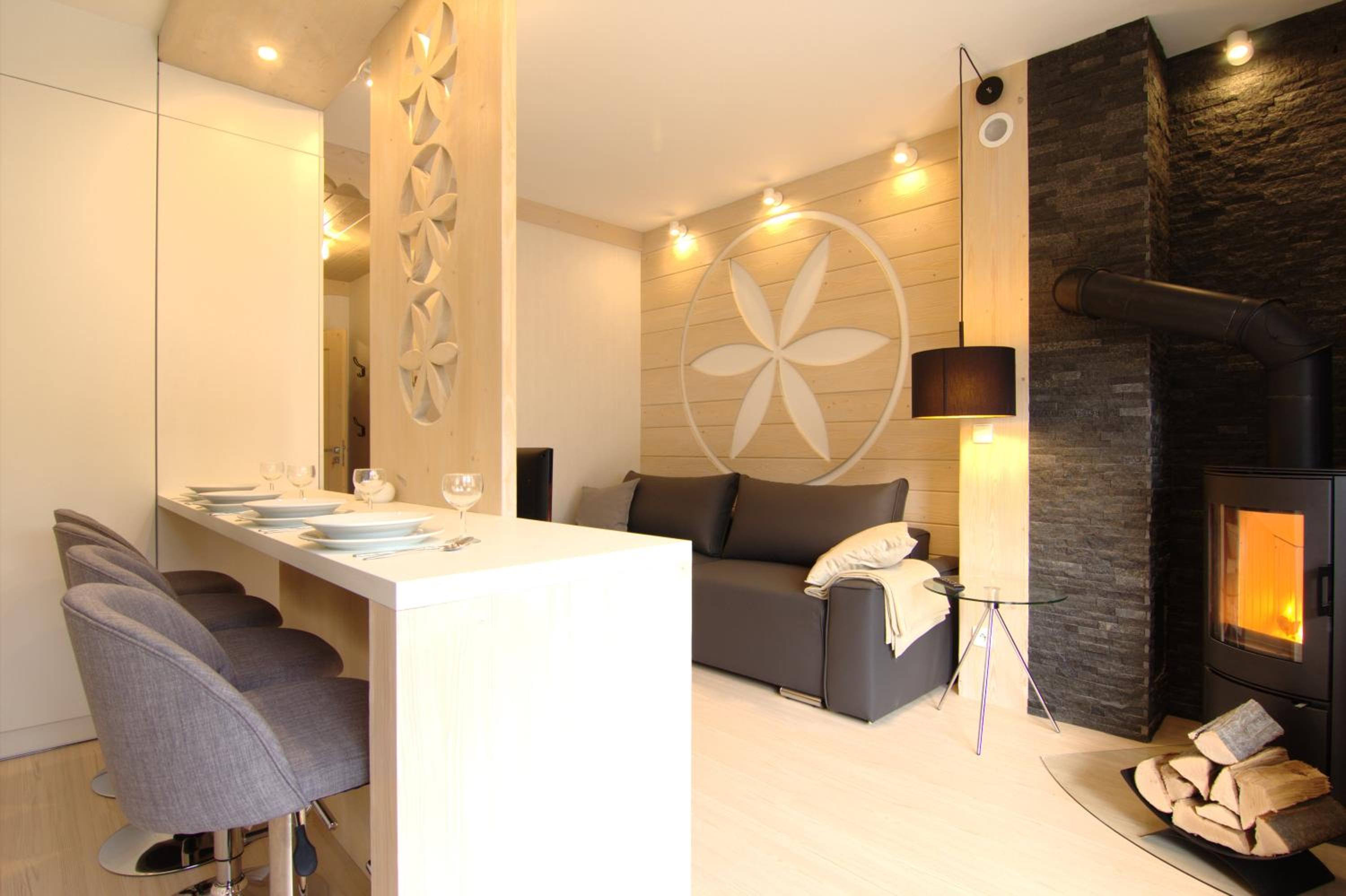 One-Bedroom Apartment with Patio
