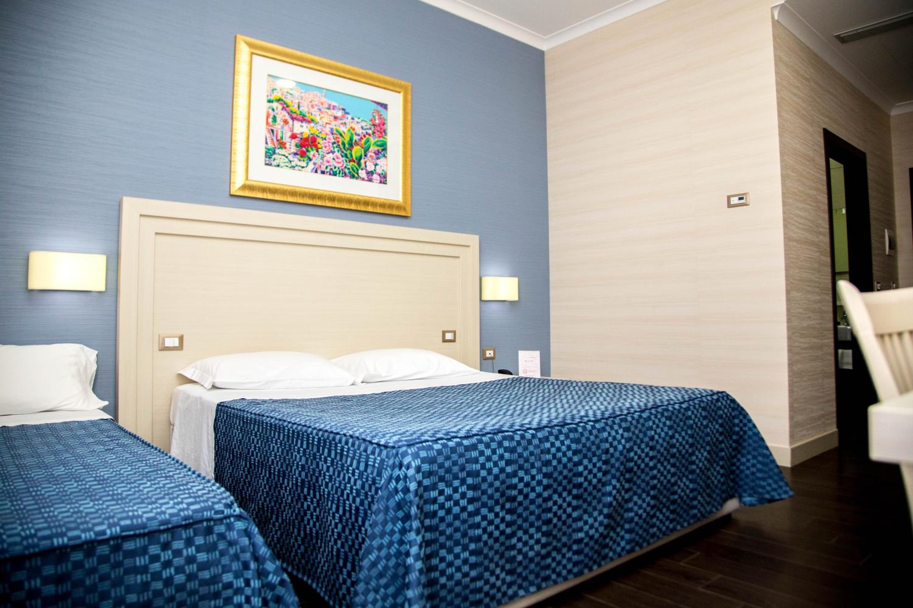 Deluxe Triple Room - Photo 4