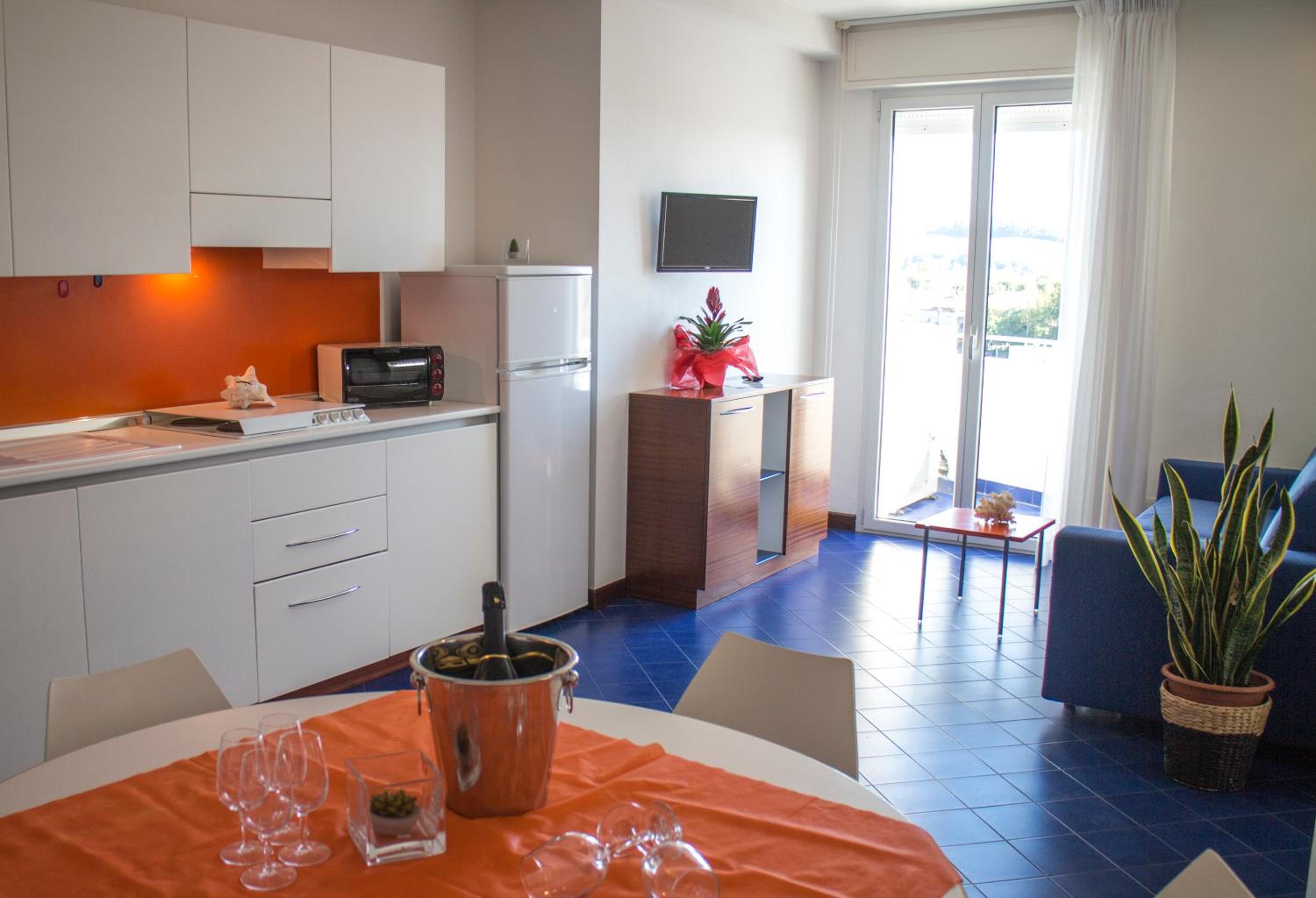 Two-Bedroom Apartment with Balcony photo 2