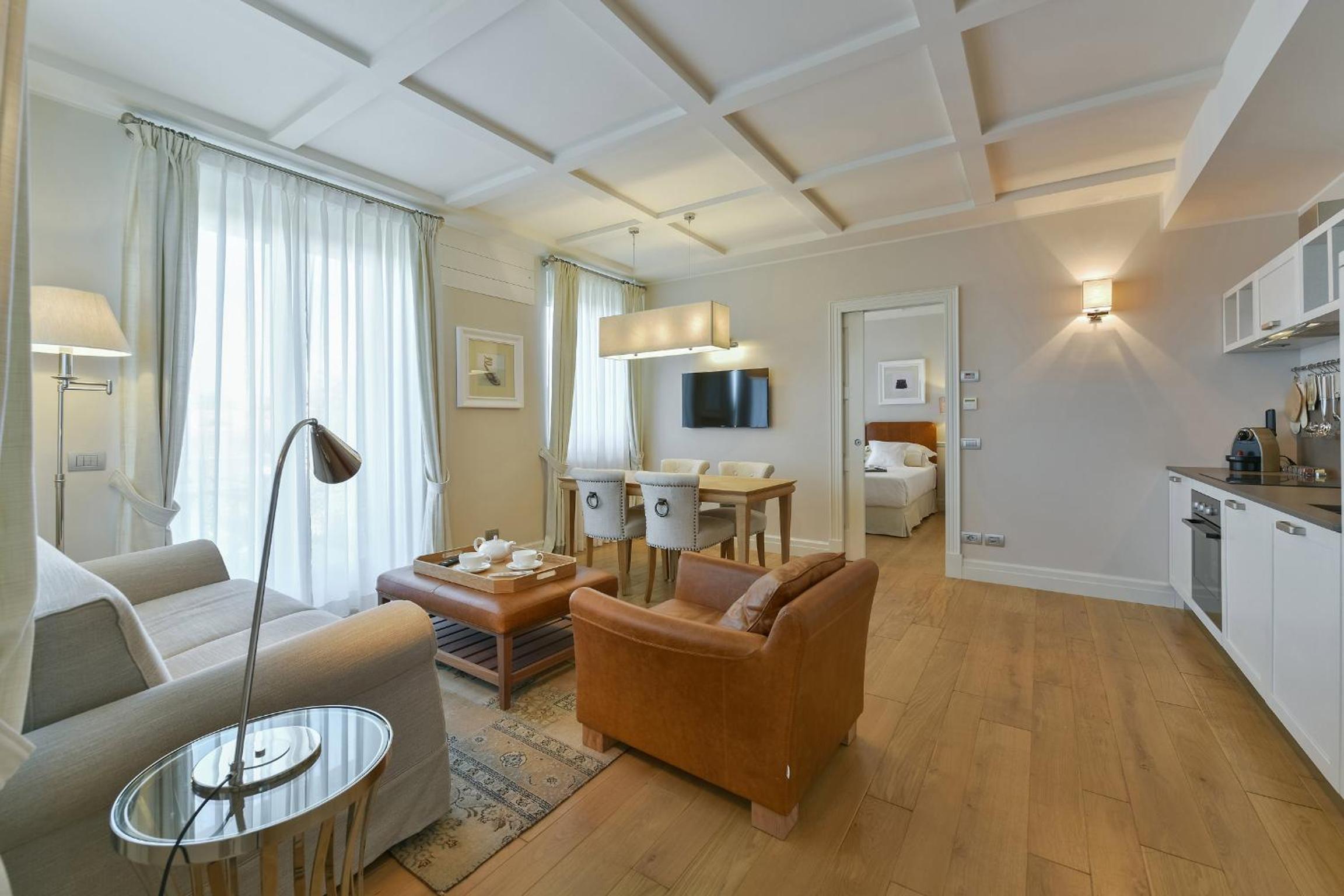 Luxury One-Bedroom Apartment photo 1