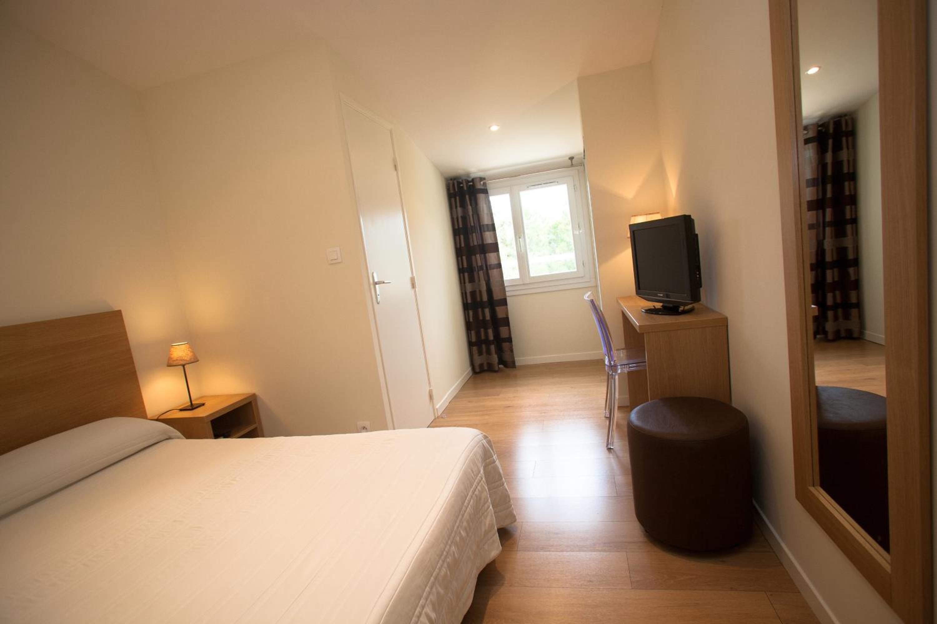 Standard Double Room - Photo 2