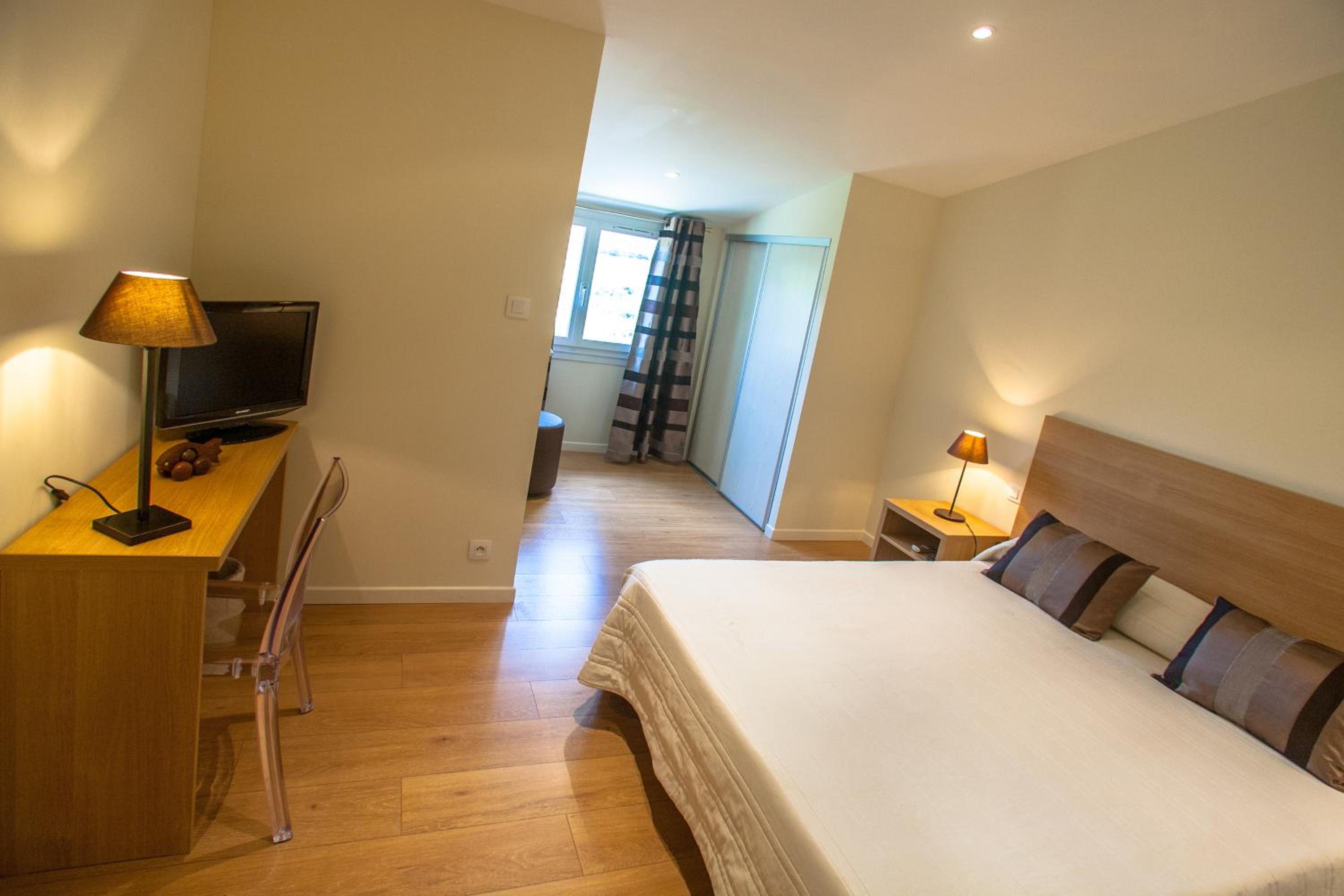 Standard Double Room - Photo 1