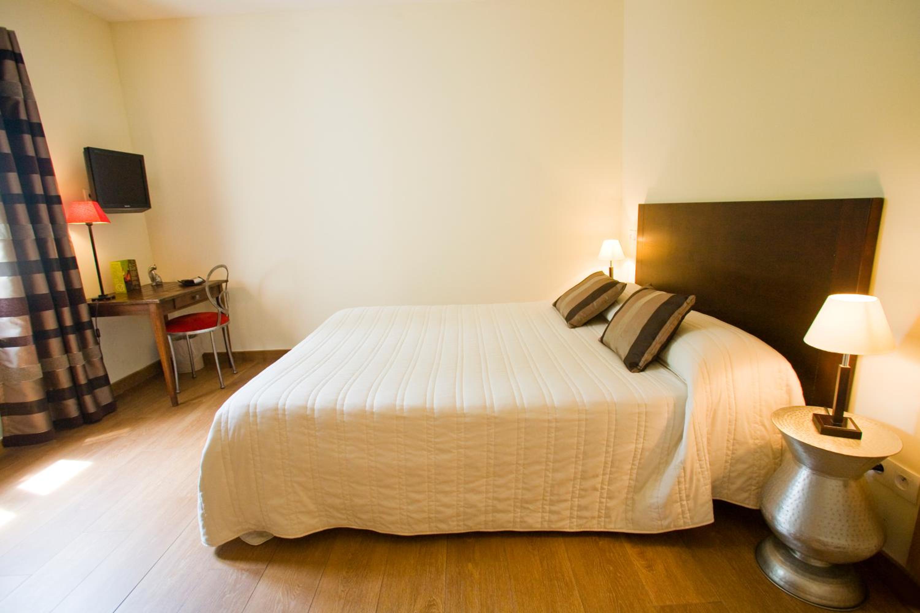Comfort Double Room with Mountain or Garden View - Photo 3