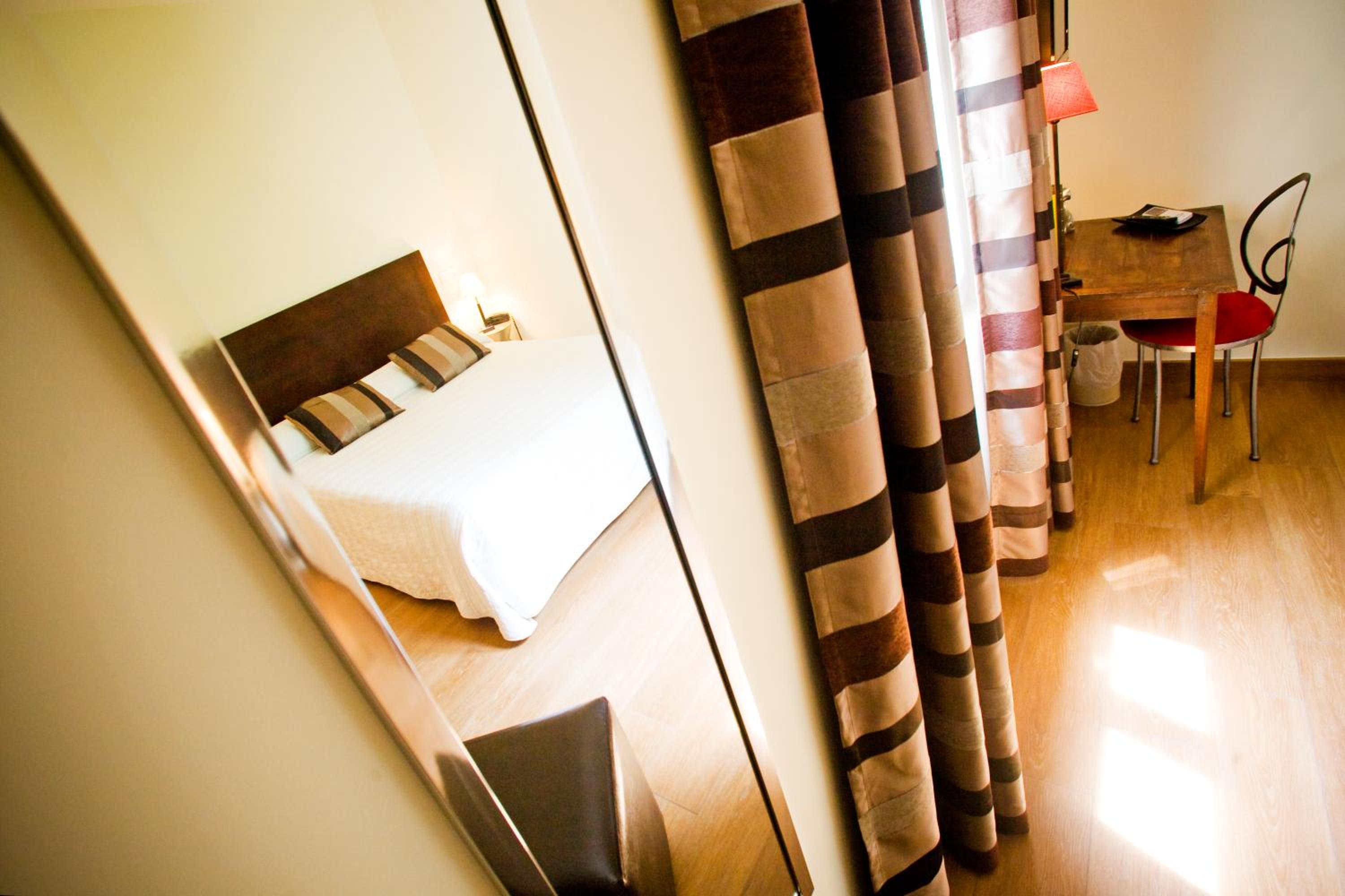 Comfort Double Room with Mountain or Garden View - Photo 10