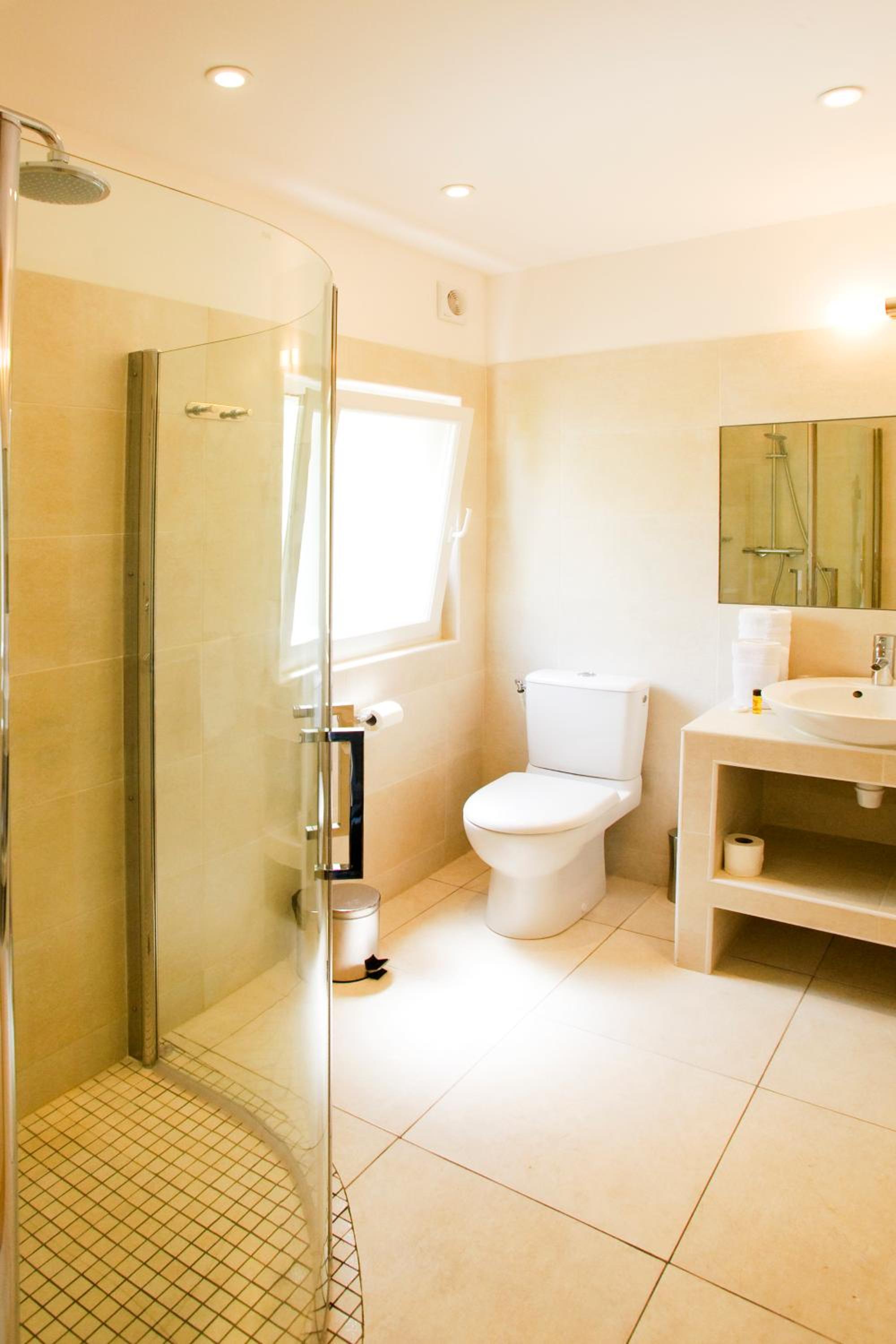 Comfort Double Room with Mountain or Garden View - Photo 2