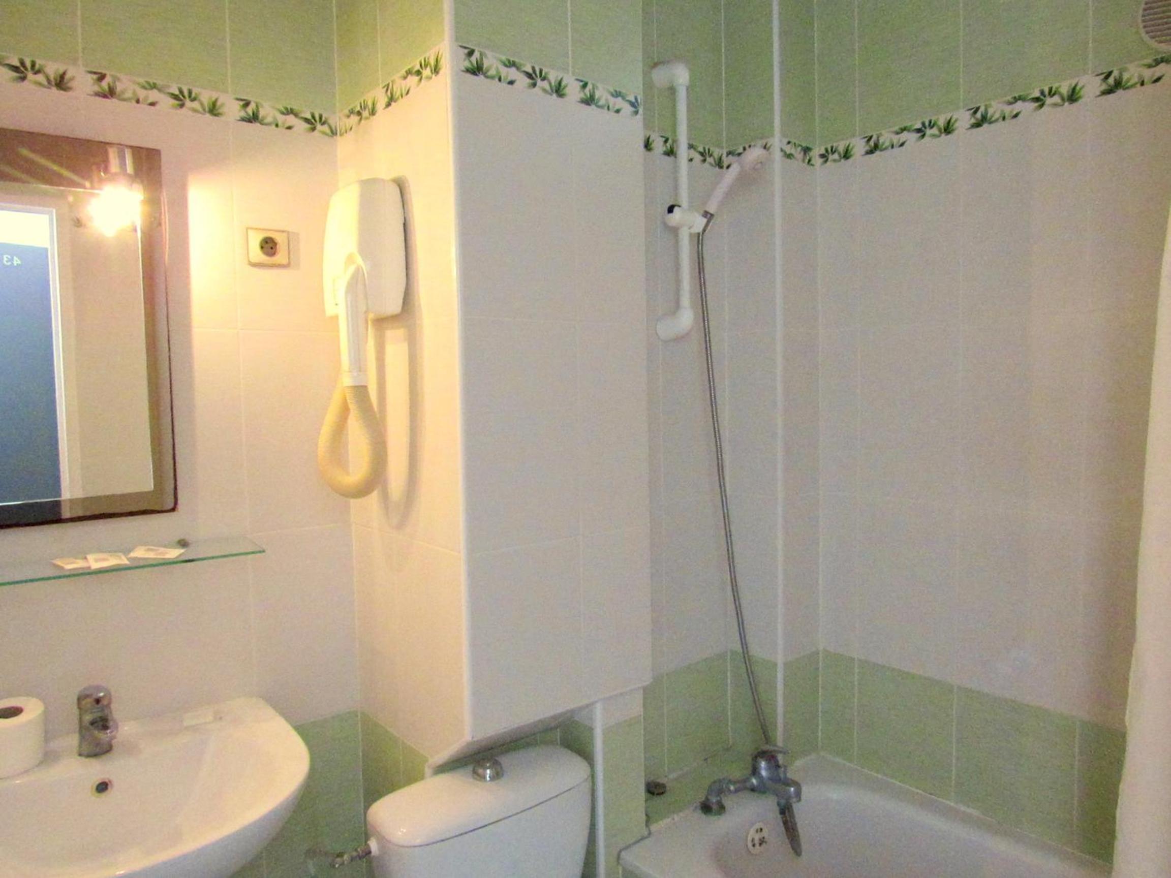 Economy Double Room photo 2