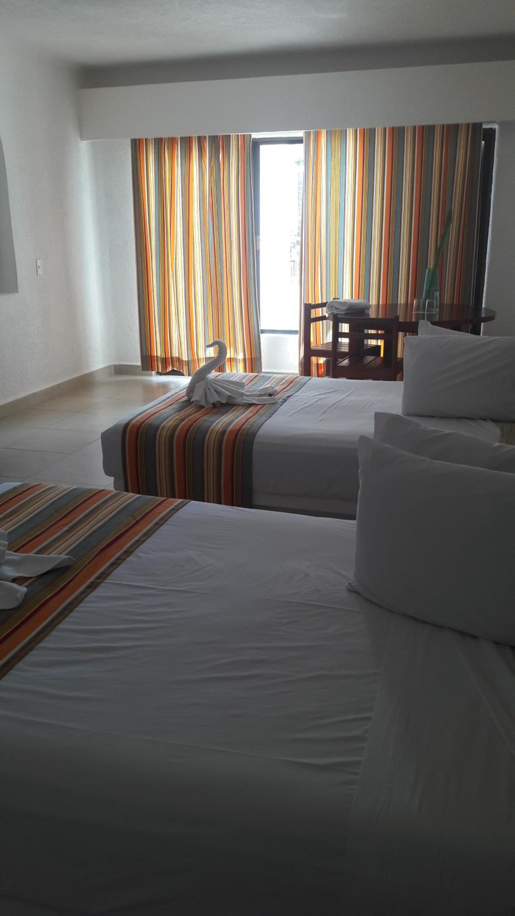 Deluxe Double Room with Two Double Beds - Oceanfront - Photo 4