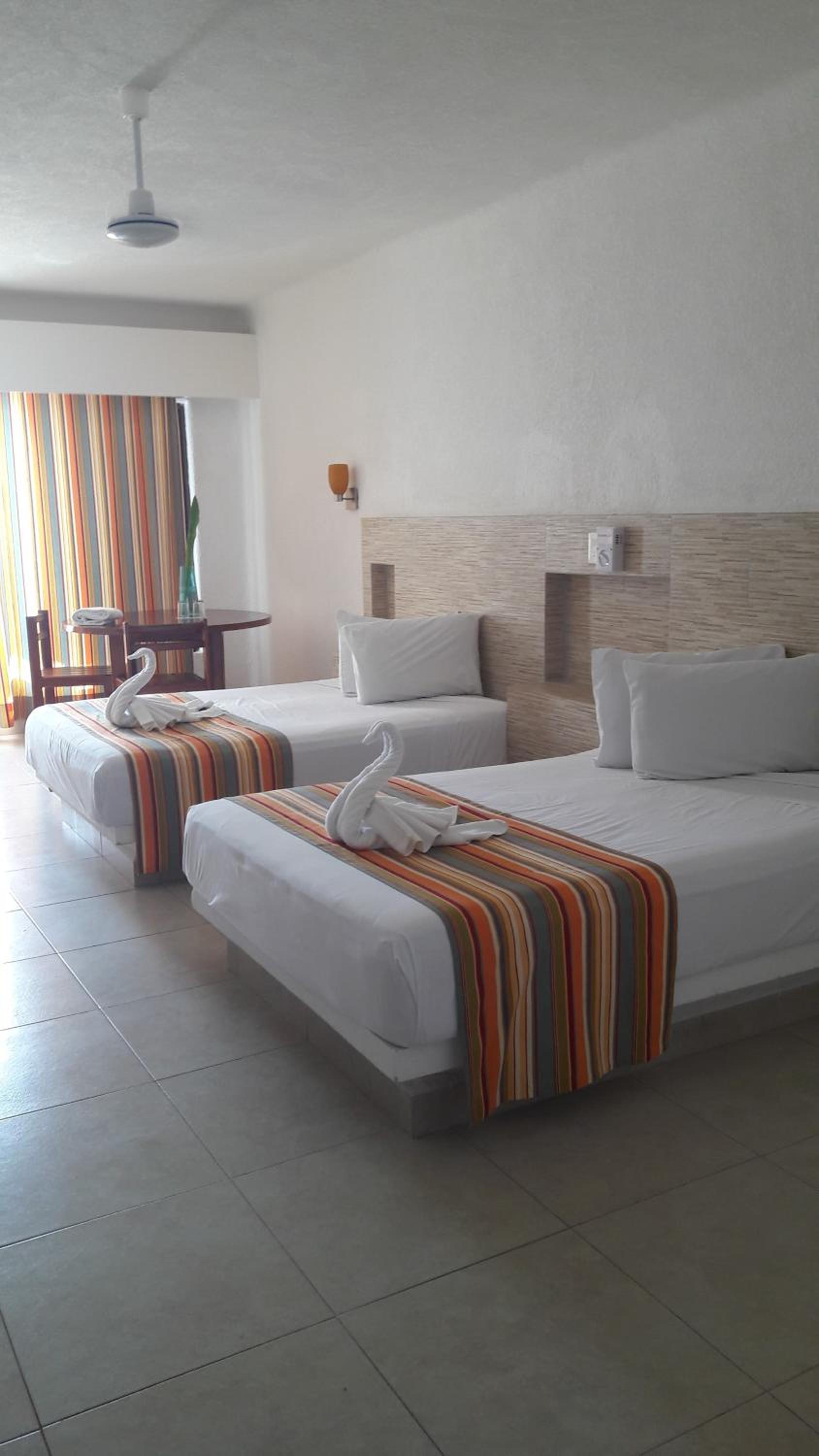 Deluxe Double Room with Two Double Beds - Oceanfront - Photo 5
