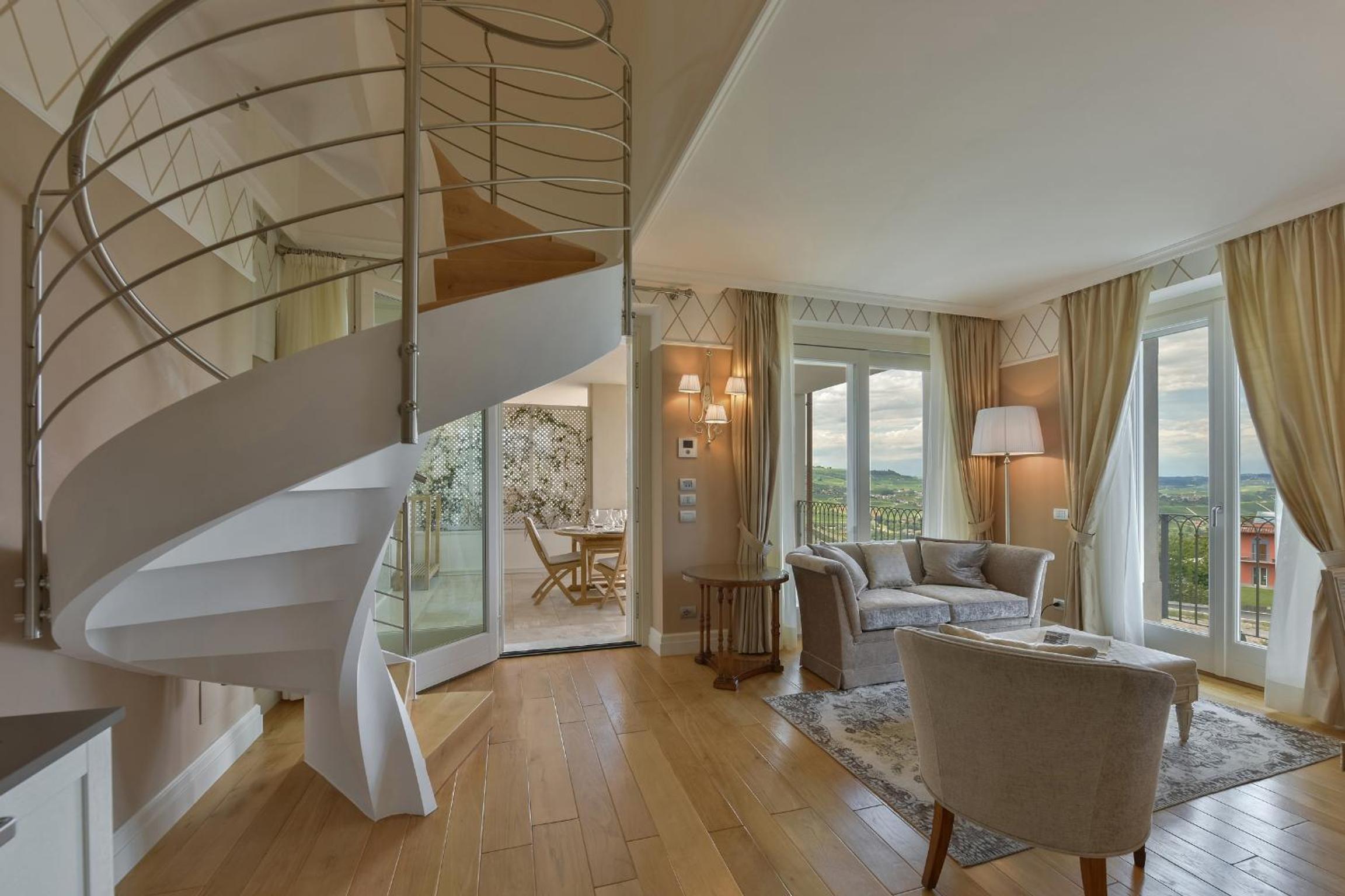 Luxury Two-Bedroom Apartment photo 2