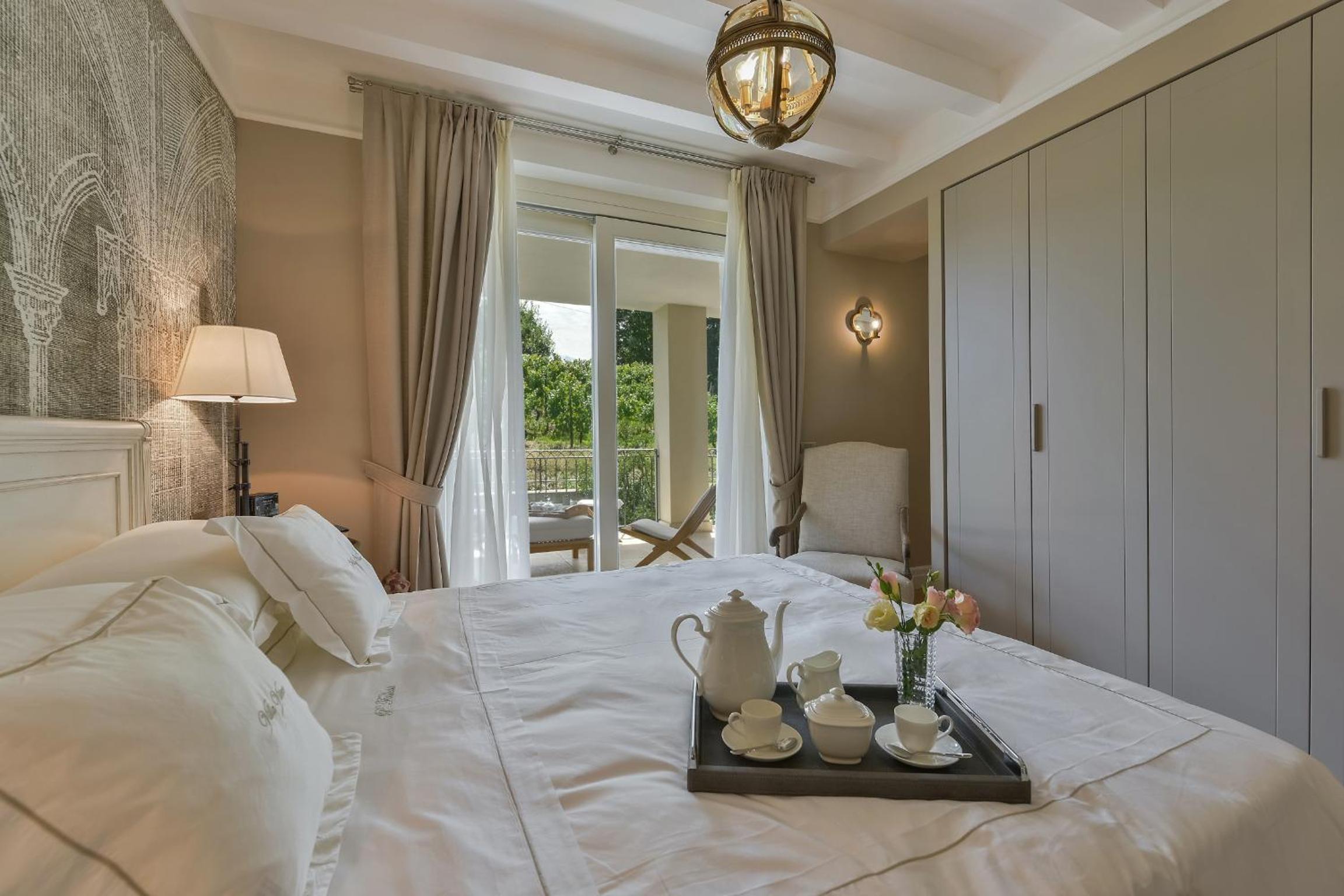 Luxury Apartment photo 2