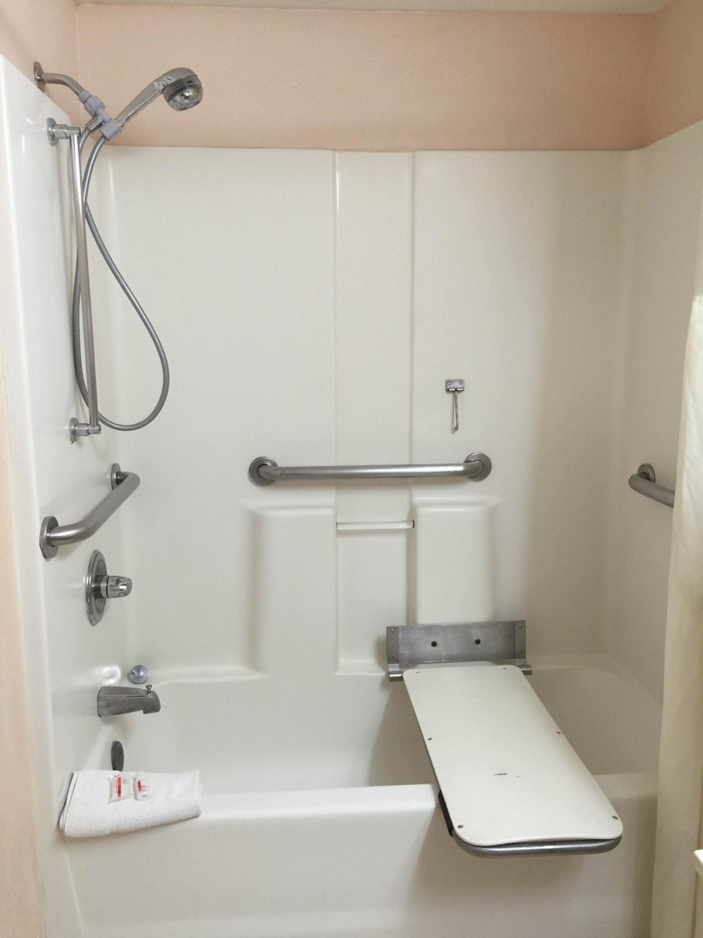 Accessible Room with Two Queen Beds - Non-Smoking  - Non Pet Friendly - Photo 7
