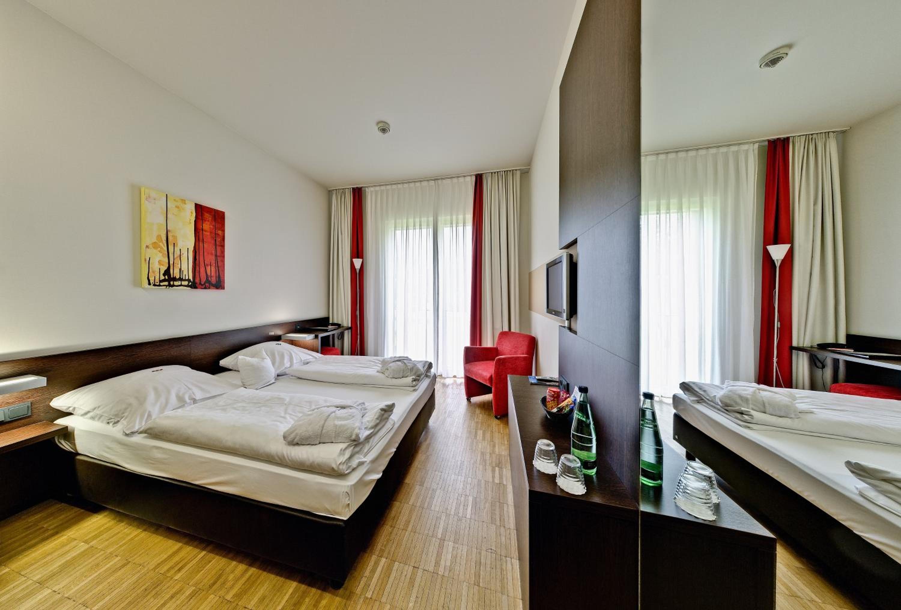 Double Room - Photo 7