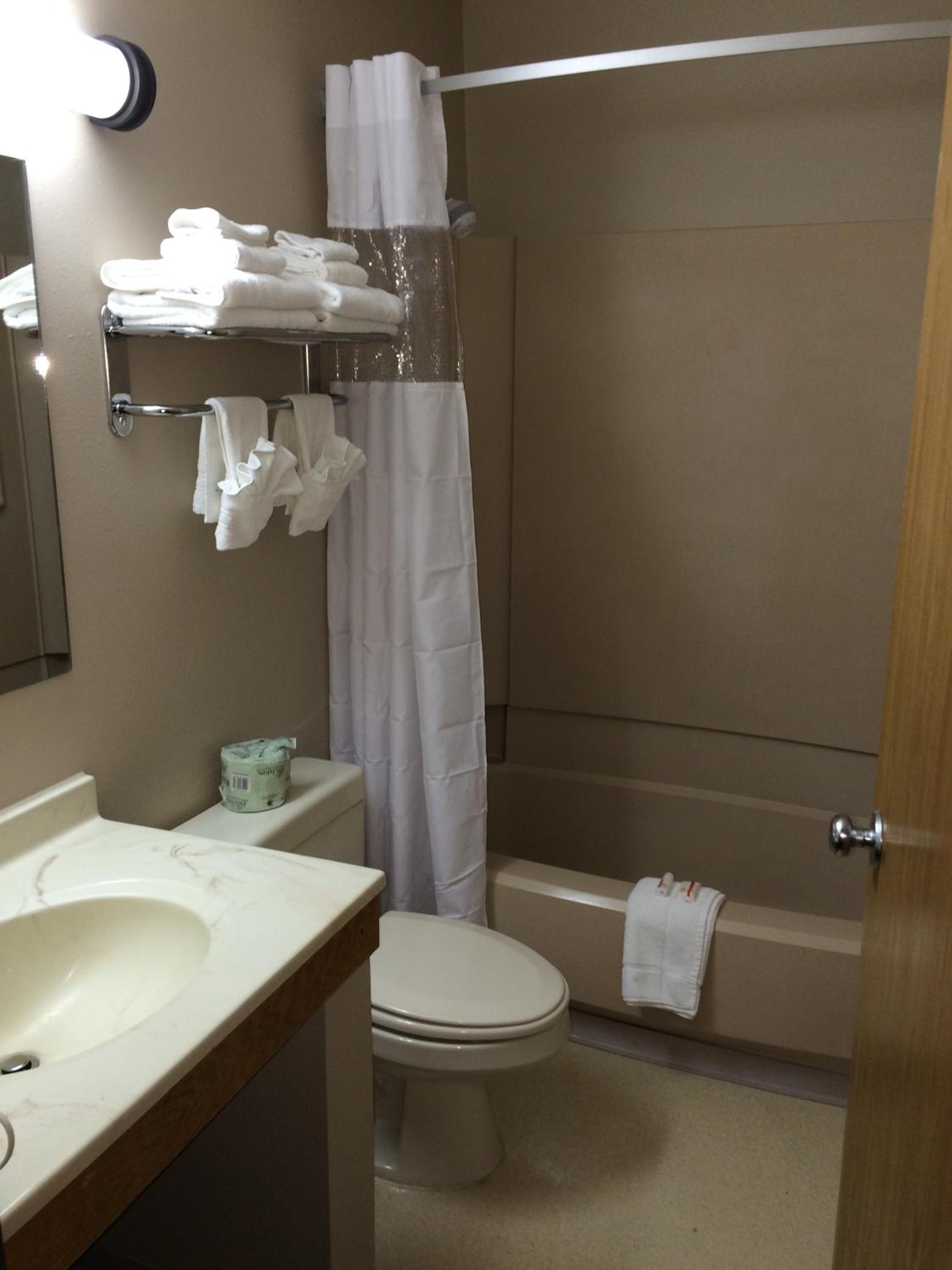 King Room - Non-Smoking - Photo 2