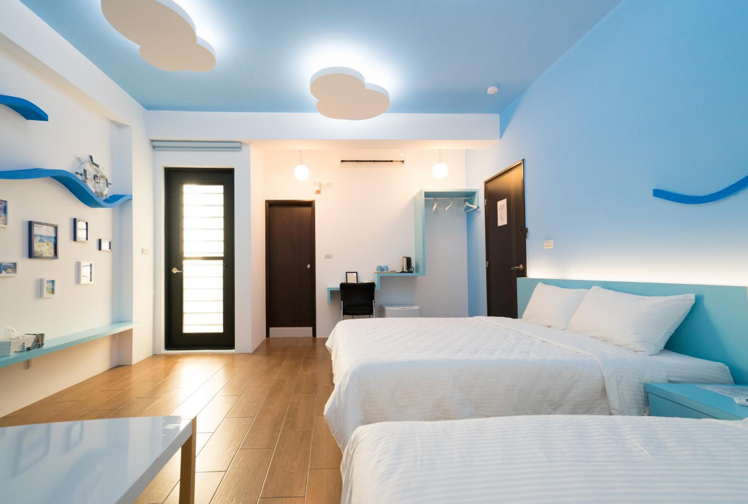 Quadruple Room with Balcony photo 2