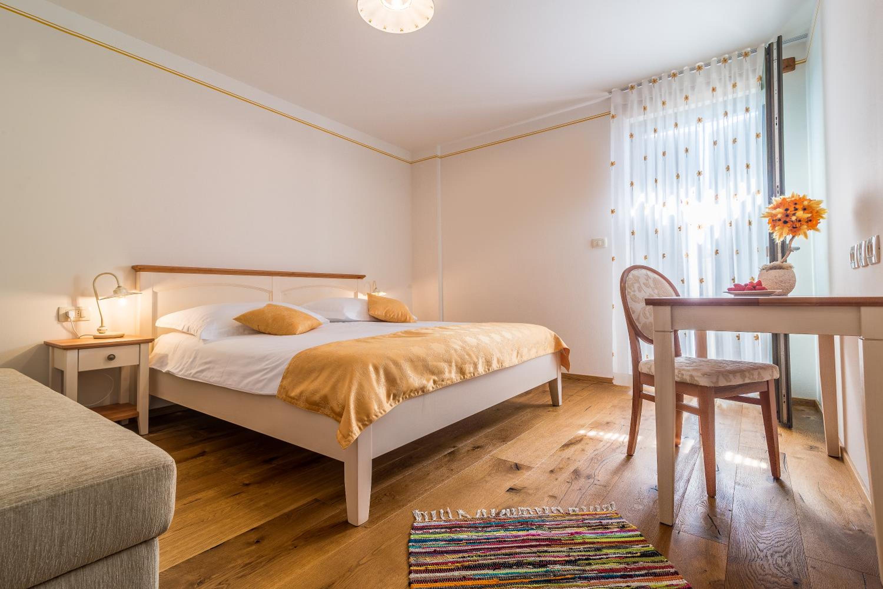 Superior Double Room with Balcony - Photo 4