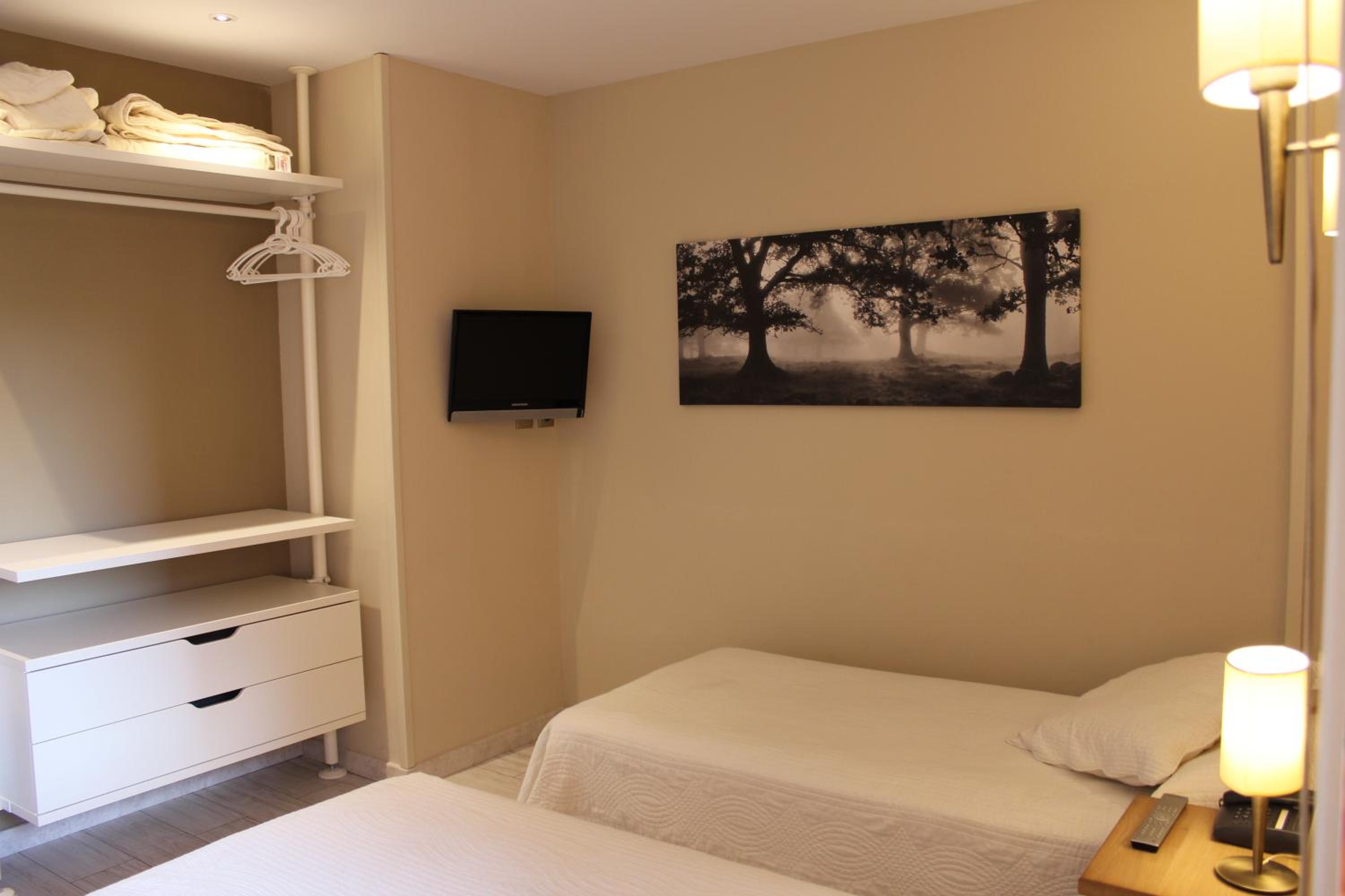 Standard Double or Twin Room photo 2