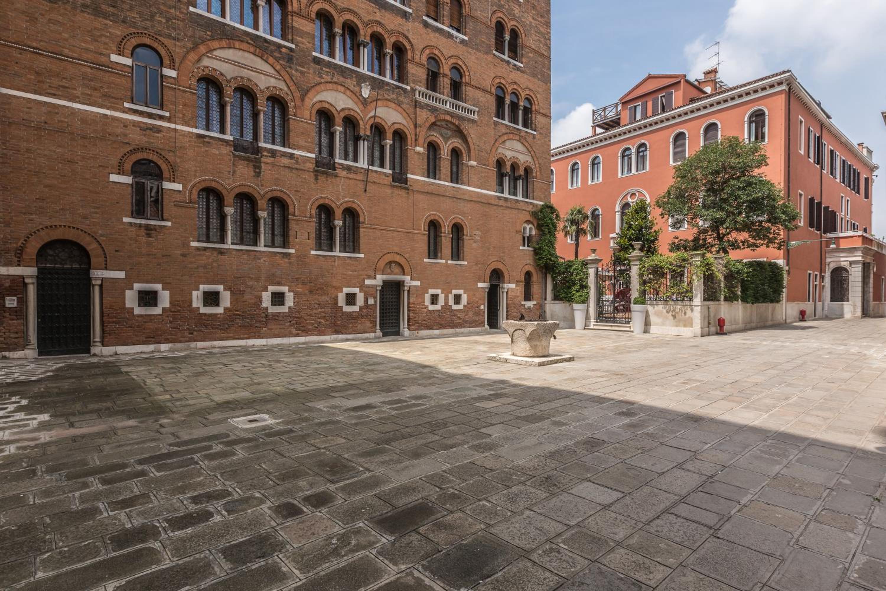 Apartment with Terrace photo 2