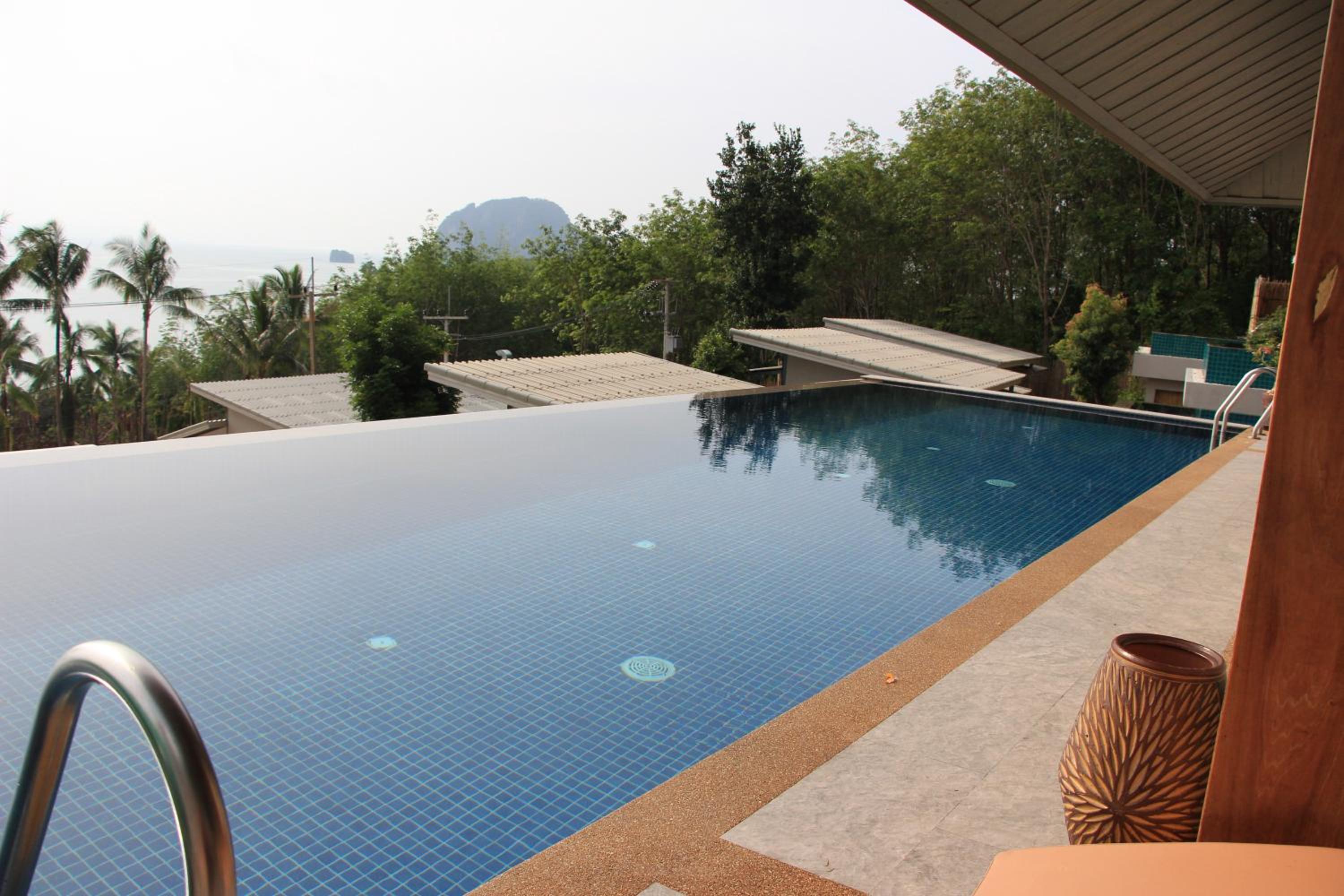 Family Pool Villa with Sea View photo 3