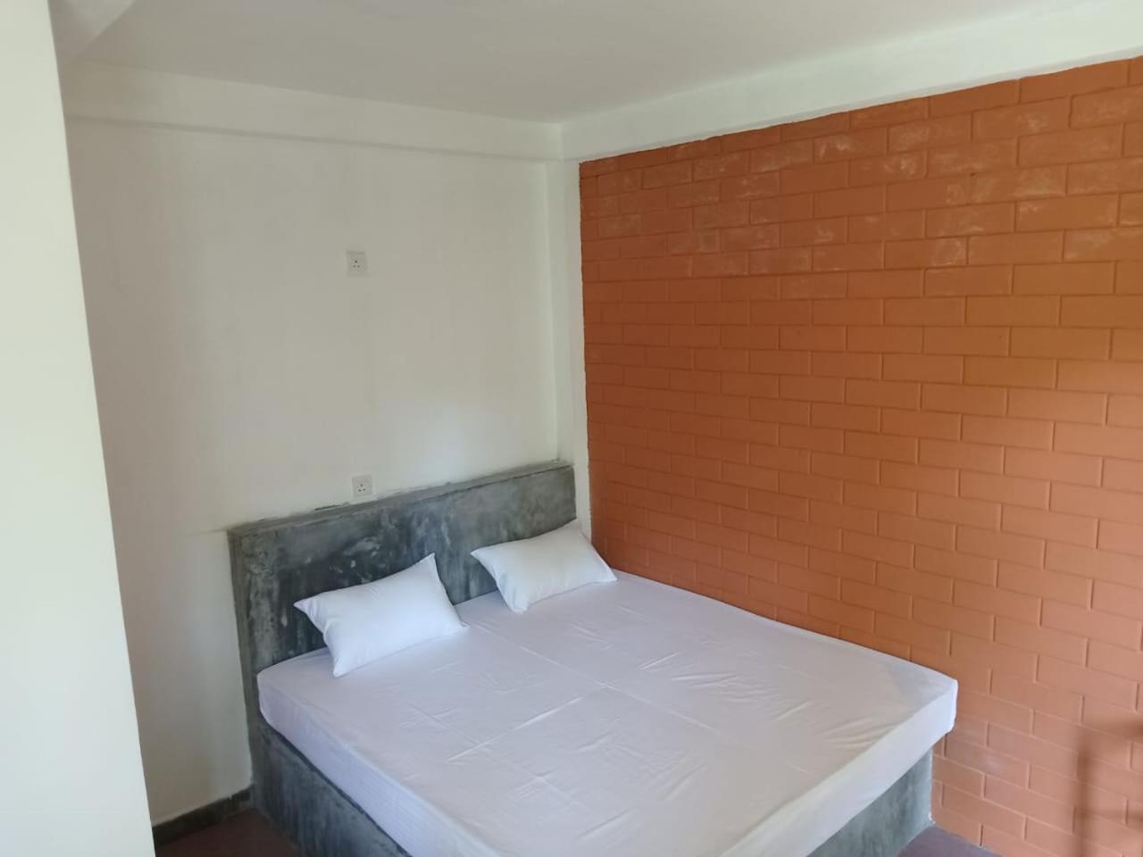 Budget Double Room photo 3