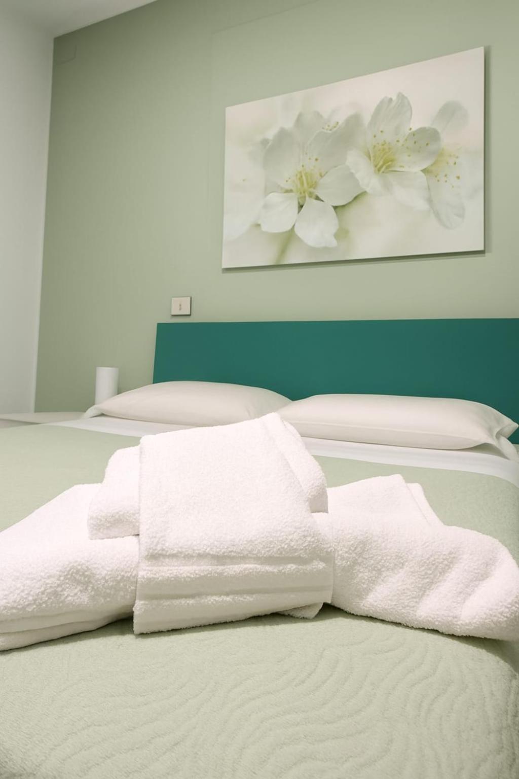 Double Room with Private External Bathroom photo 1