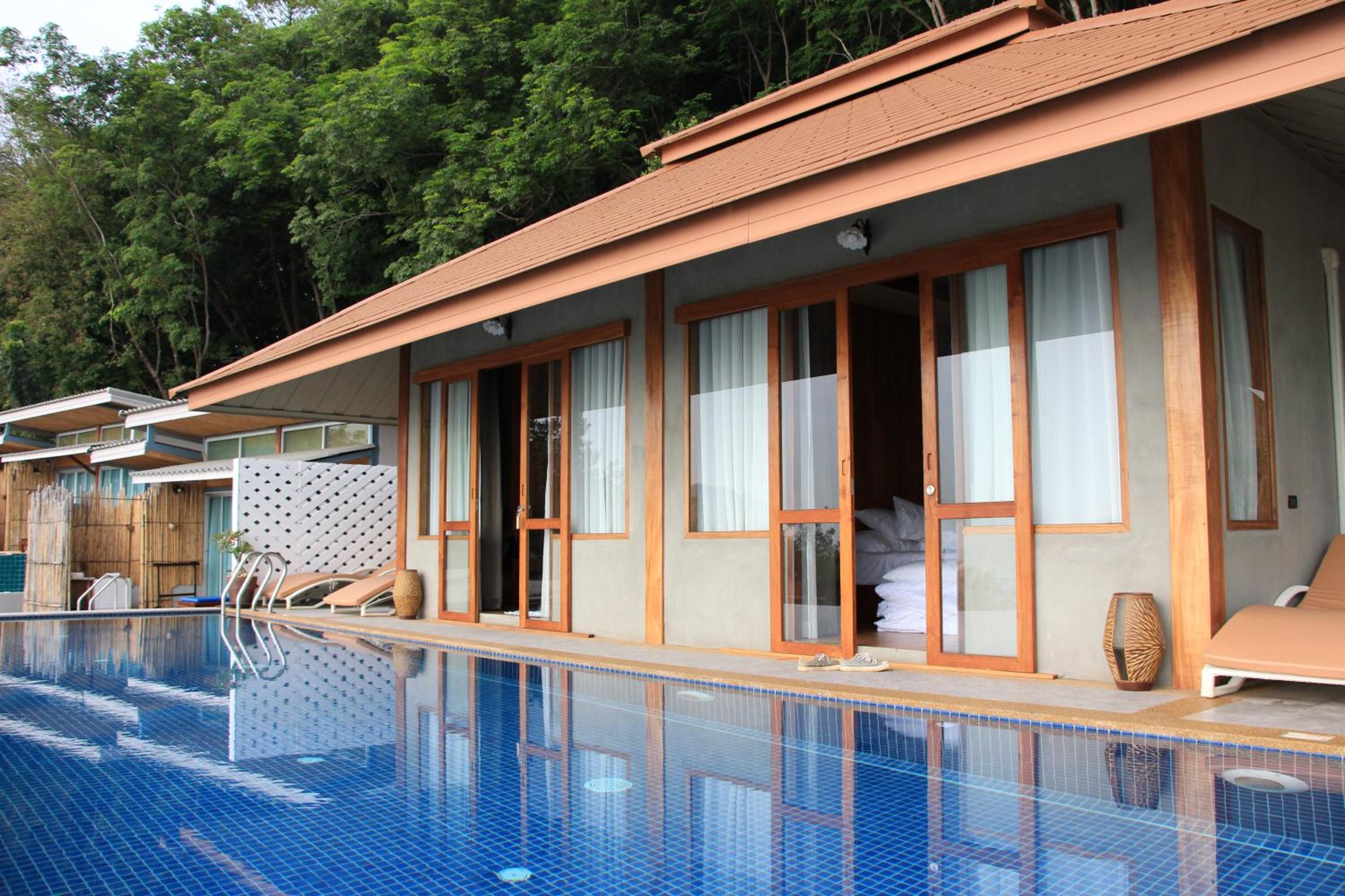 Family Pool Villa with Sea View photo 2