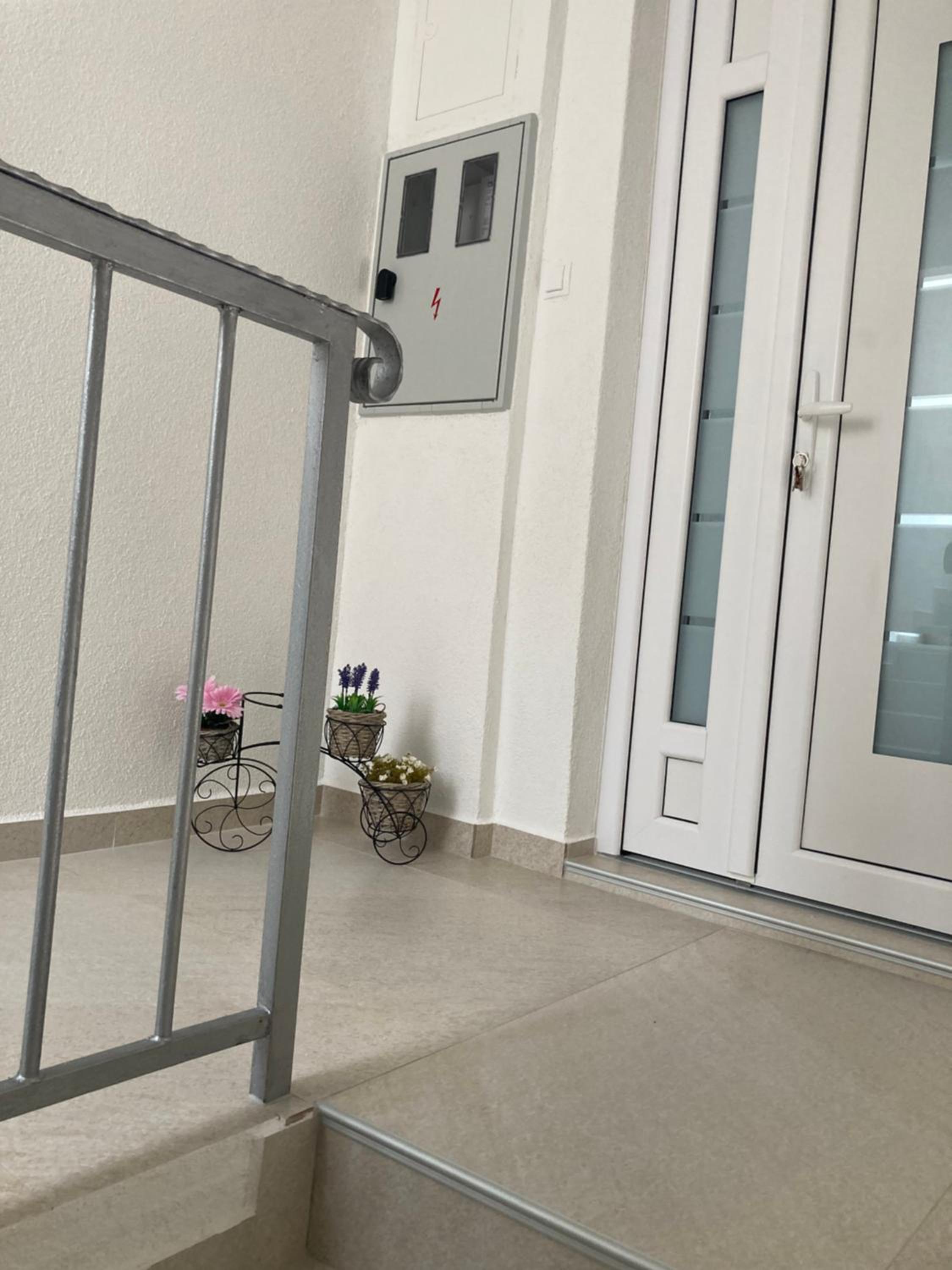 One-Bedroom Apartment with Sea View and Balcony