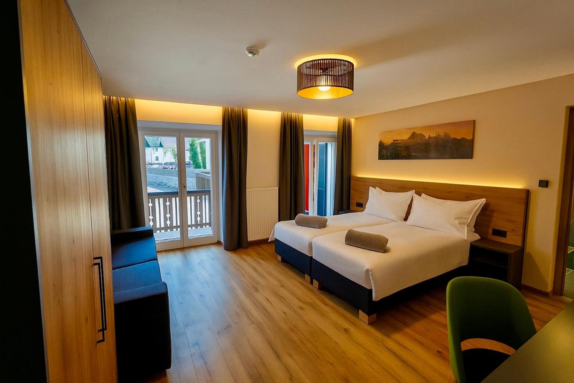 Deluxe Room - Photo 5