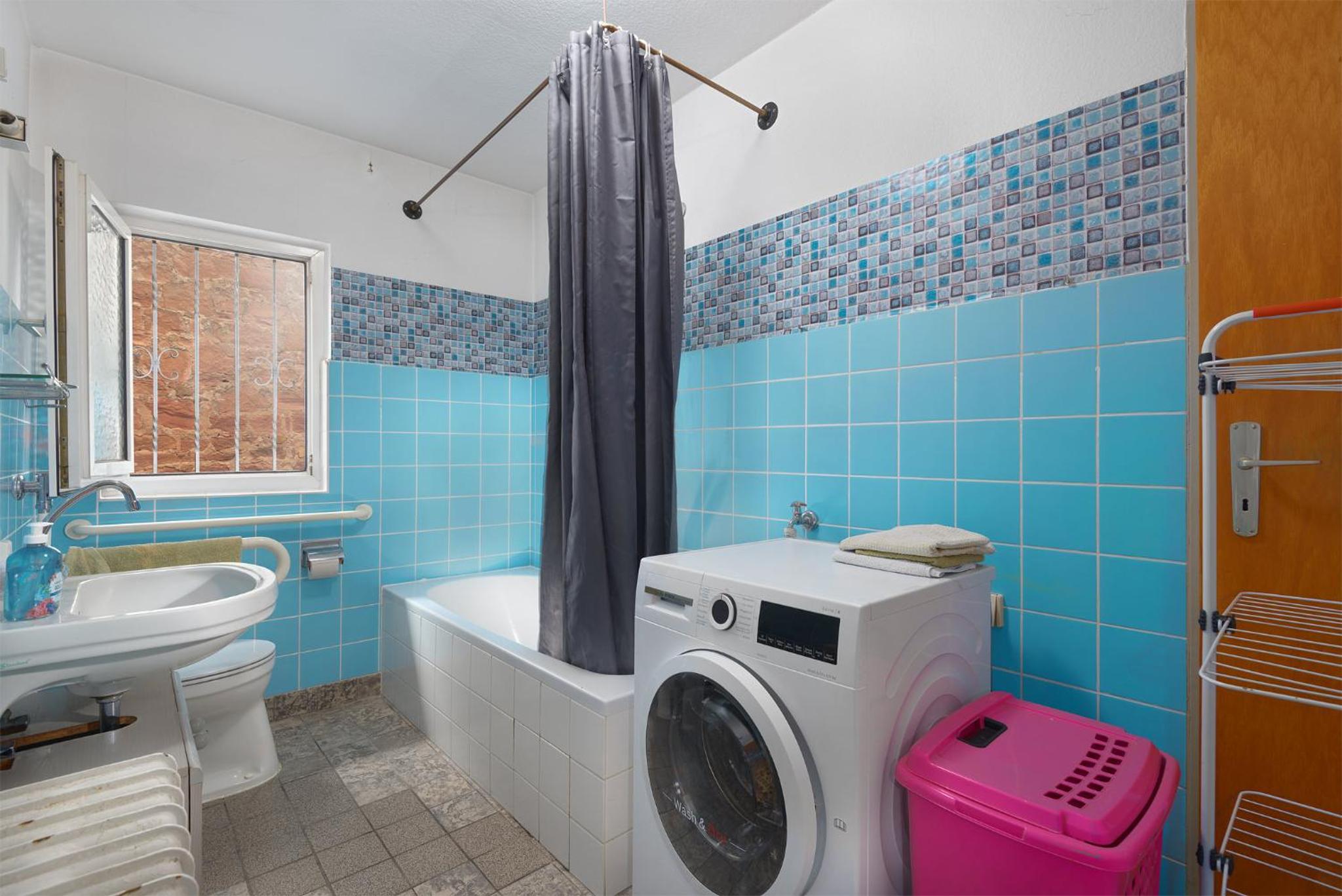 Male Dormitory Room photo 3