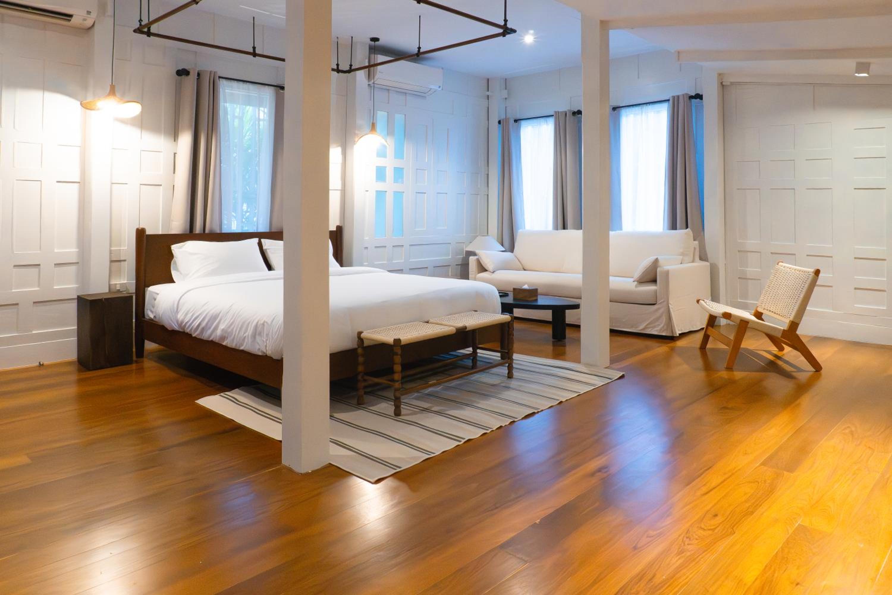 Deluxe Suite
