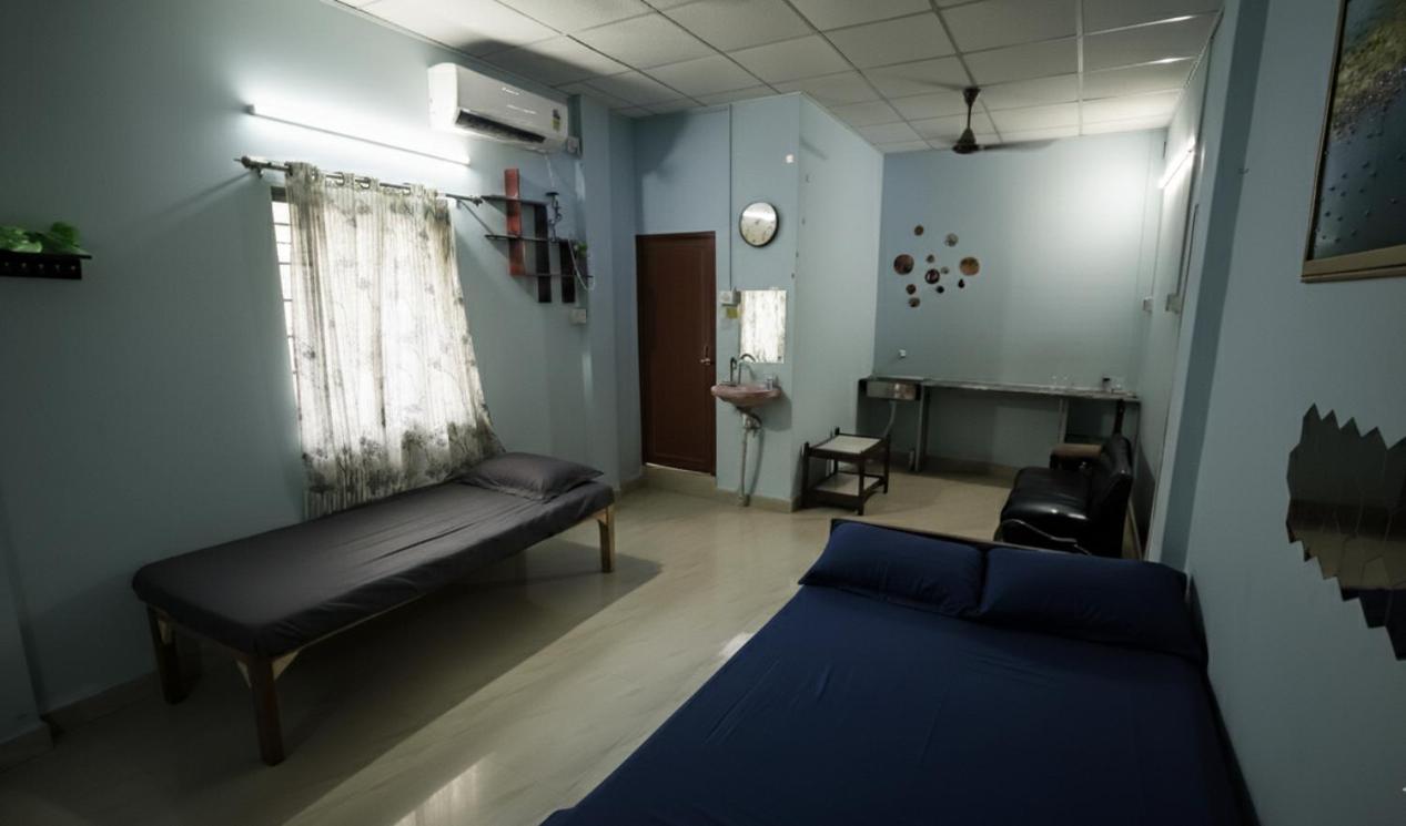 Single Room with Bathroom photo 3