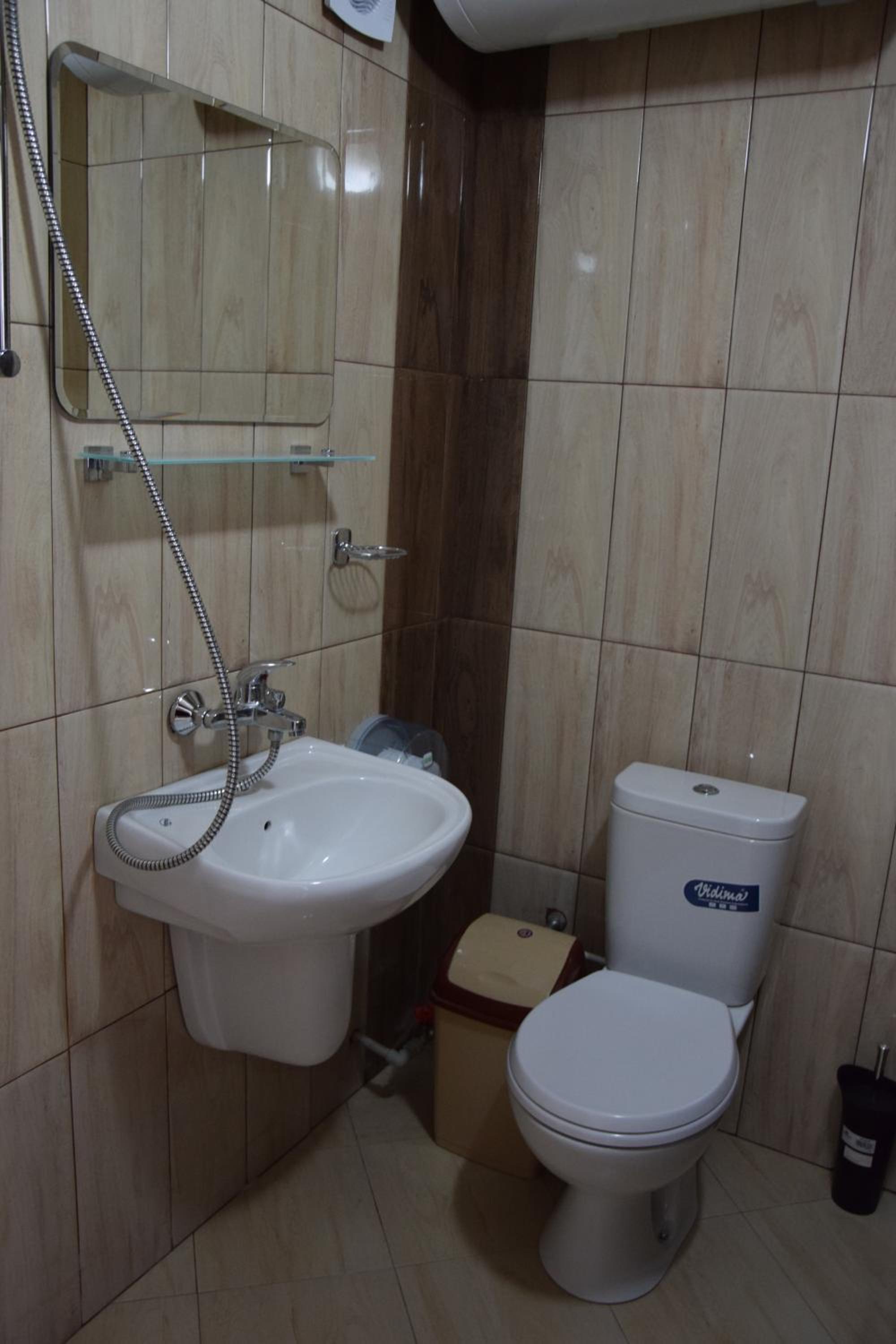 Standard Double Room - Photo 7