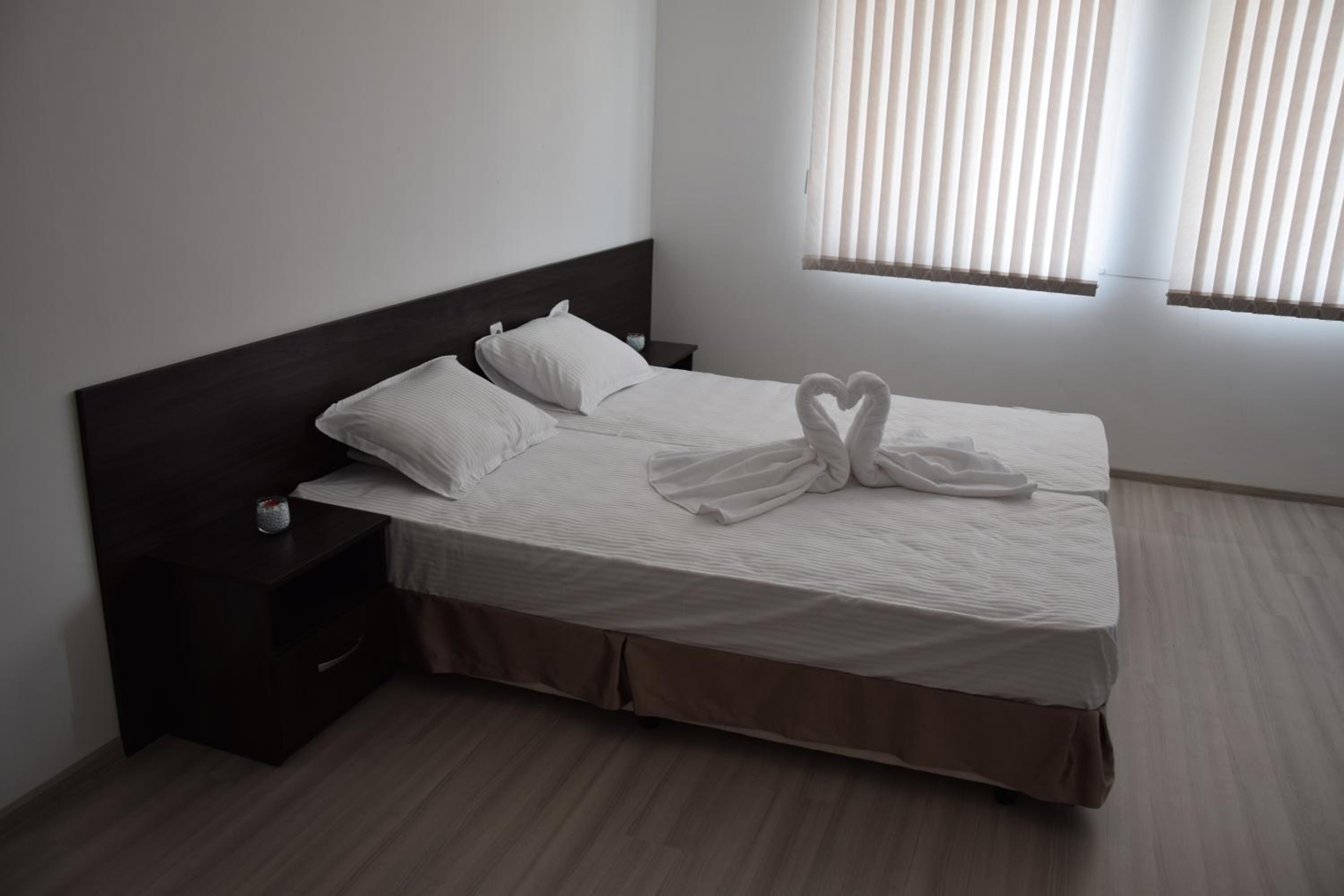 Standard Double Room - Photo 2