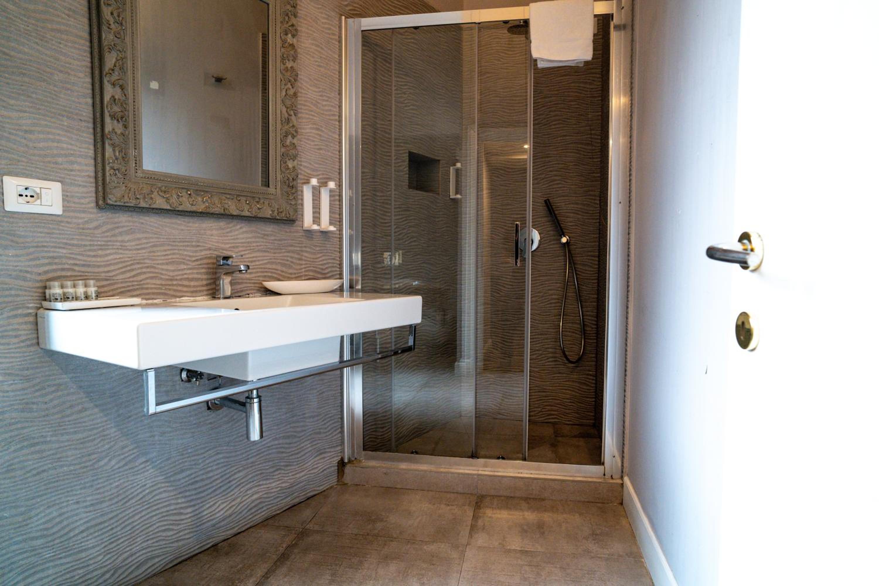 King Suite photo 2