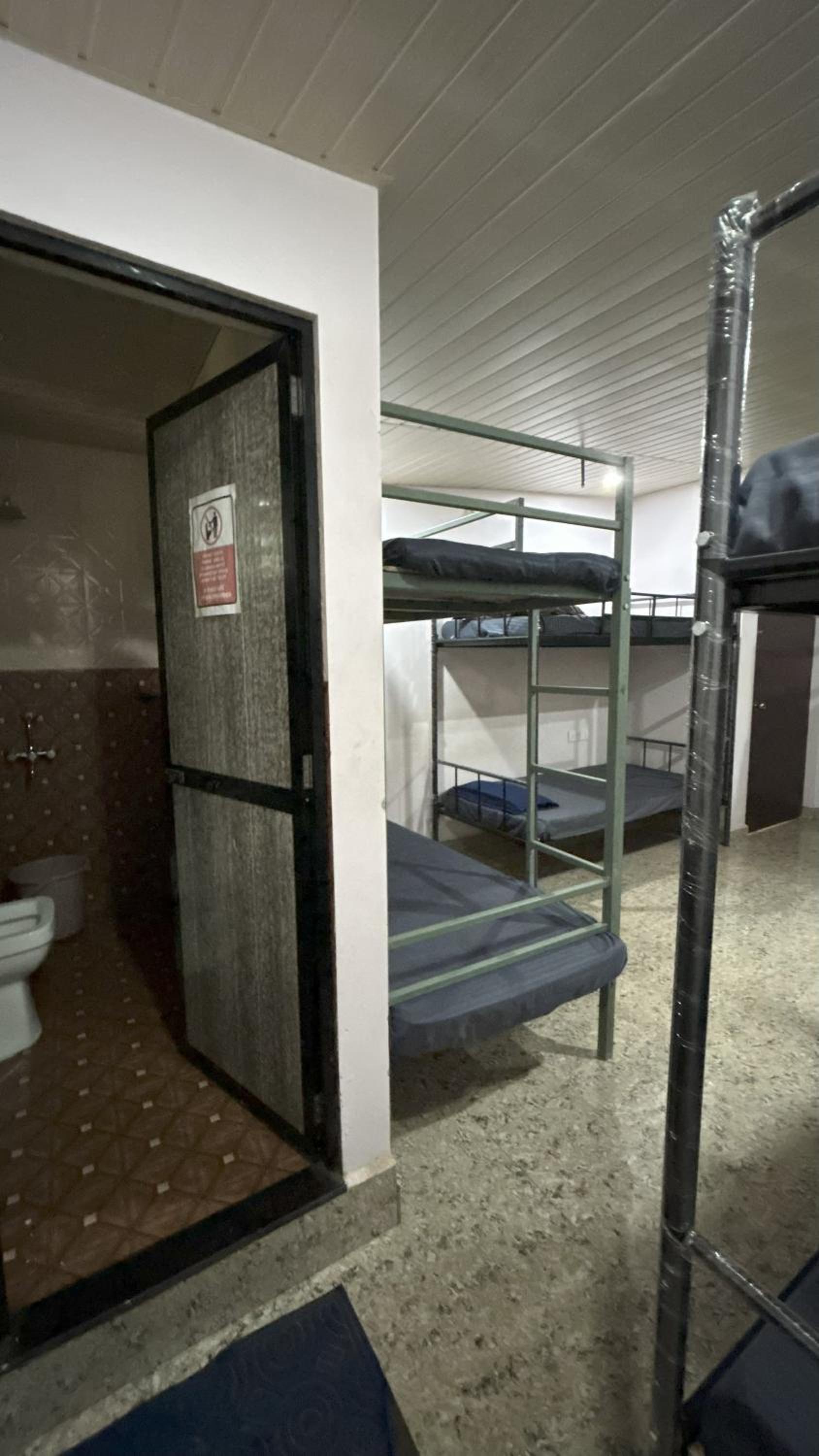 Bed in 8-Bed Mixed Dormitory Room photo 2