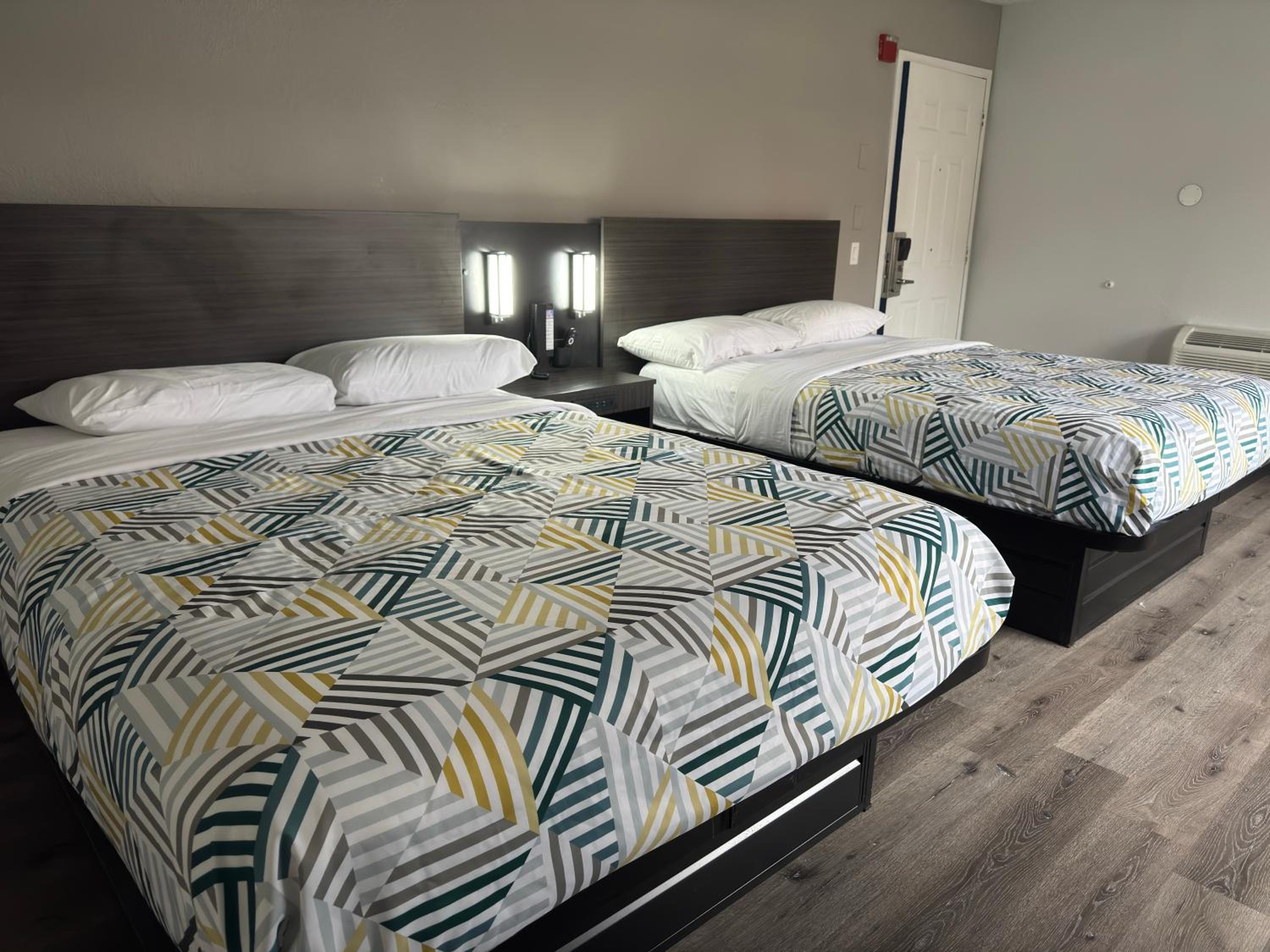 Queen Room with Two Queen Beds - Disability Access - Roll In Shower