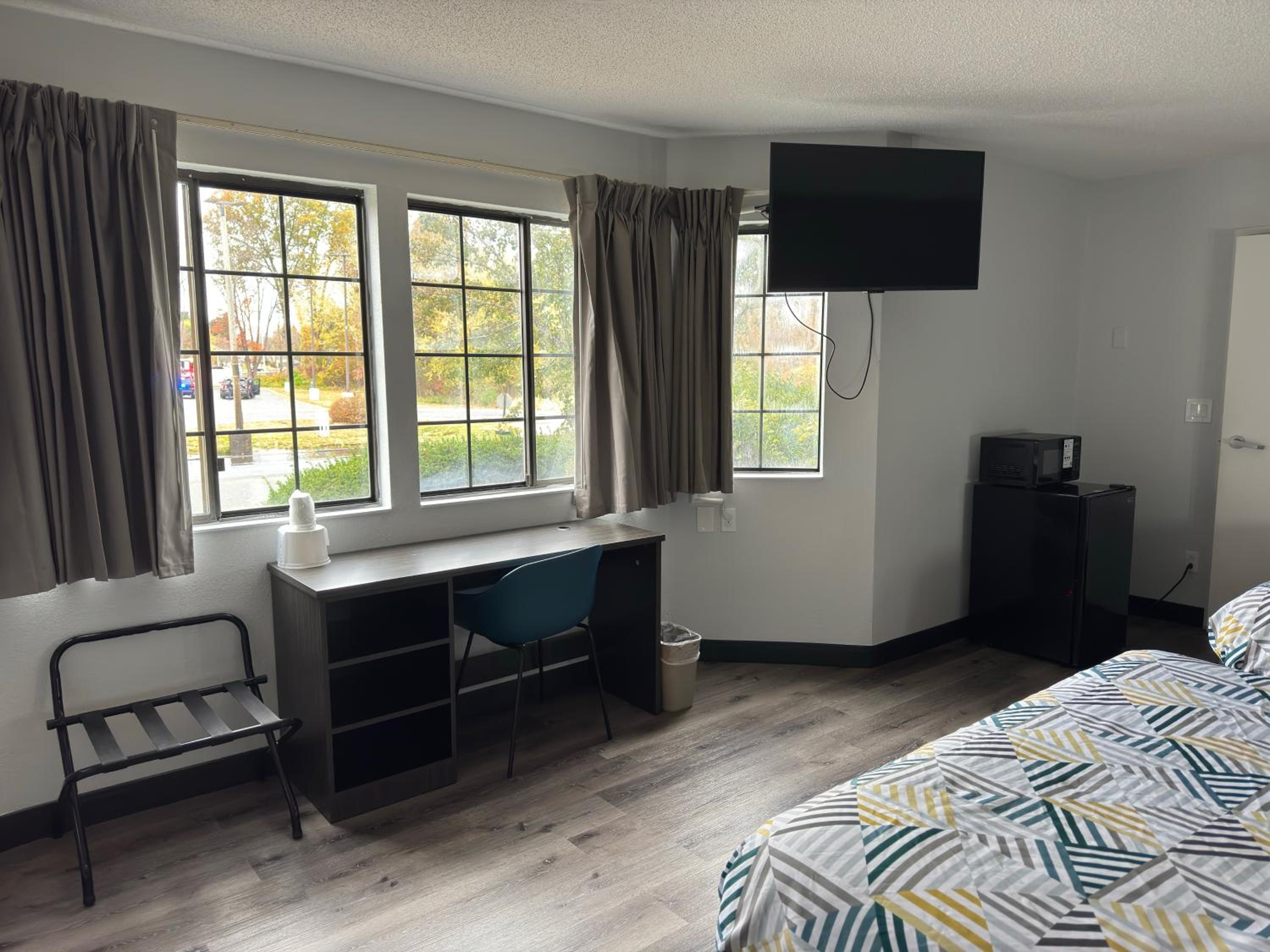 Queen Room with Two Queen Beds - Disability Access - Roll In Shower