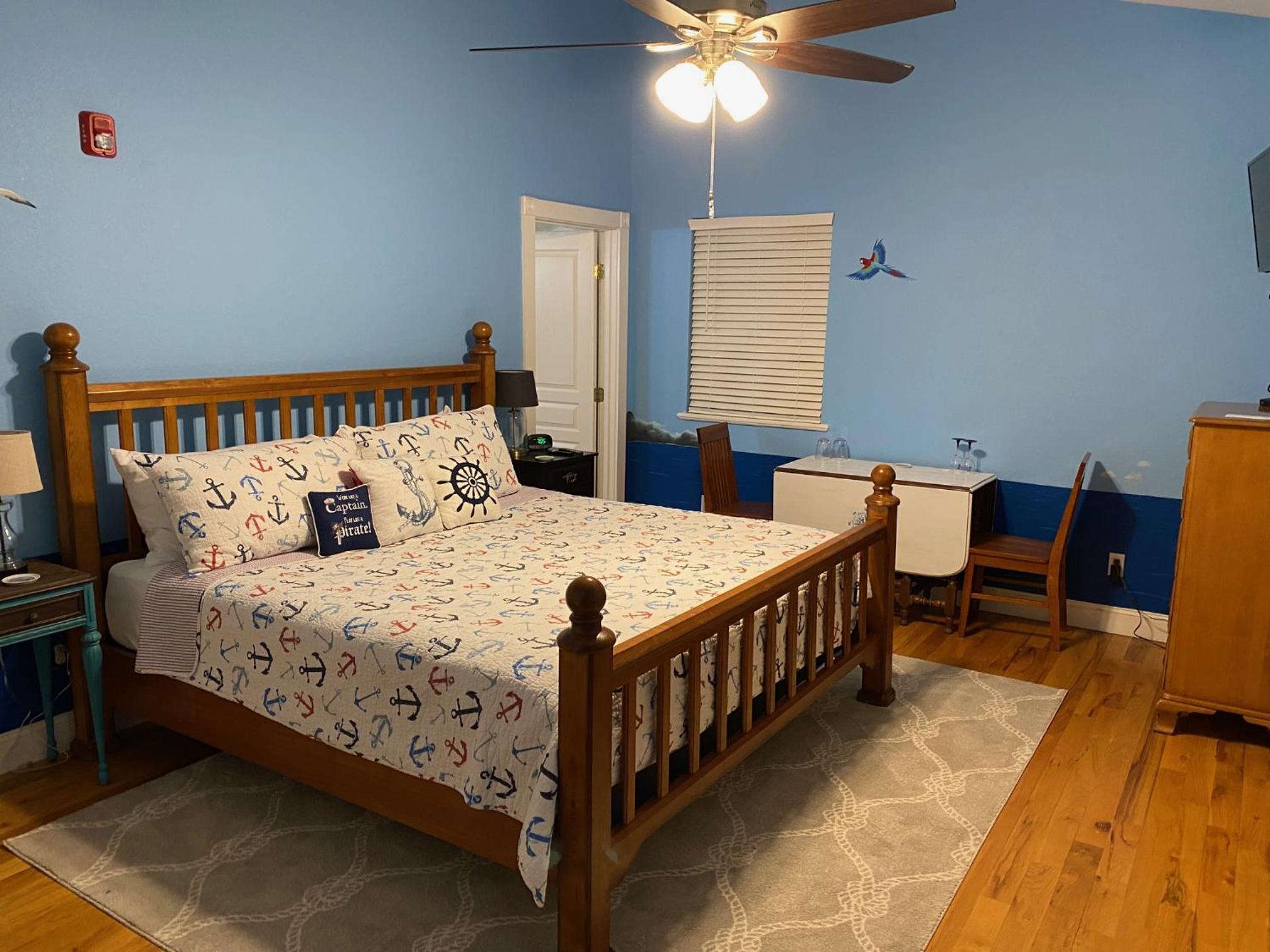 Deluxe King Suite - Photo 1