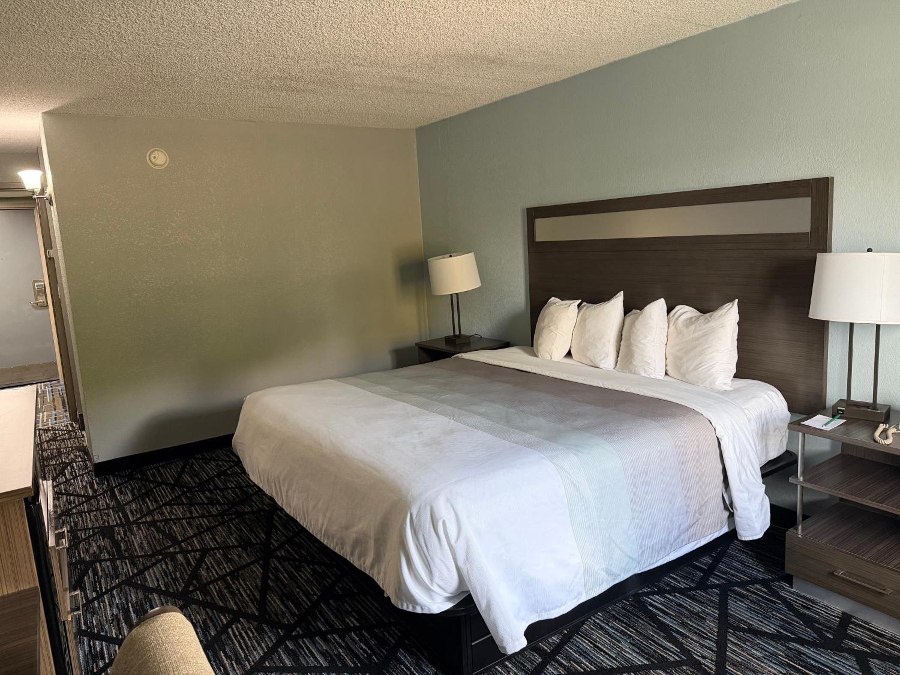 King Room with Spa Bath photo 2