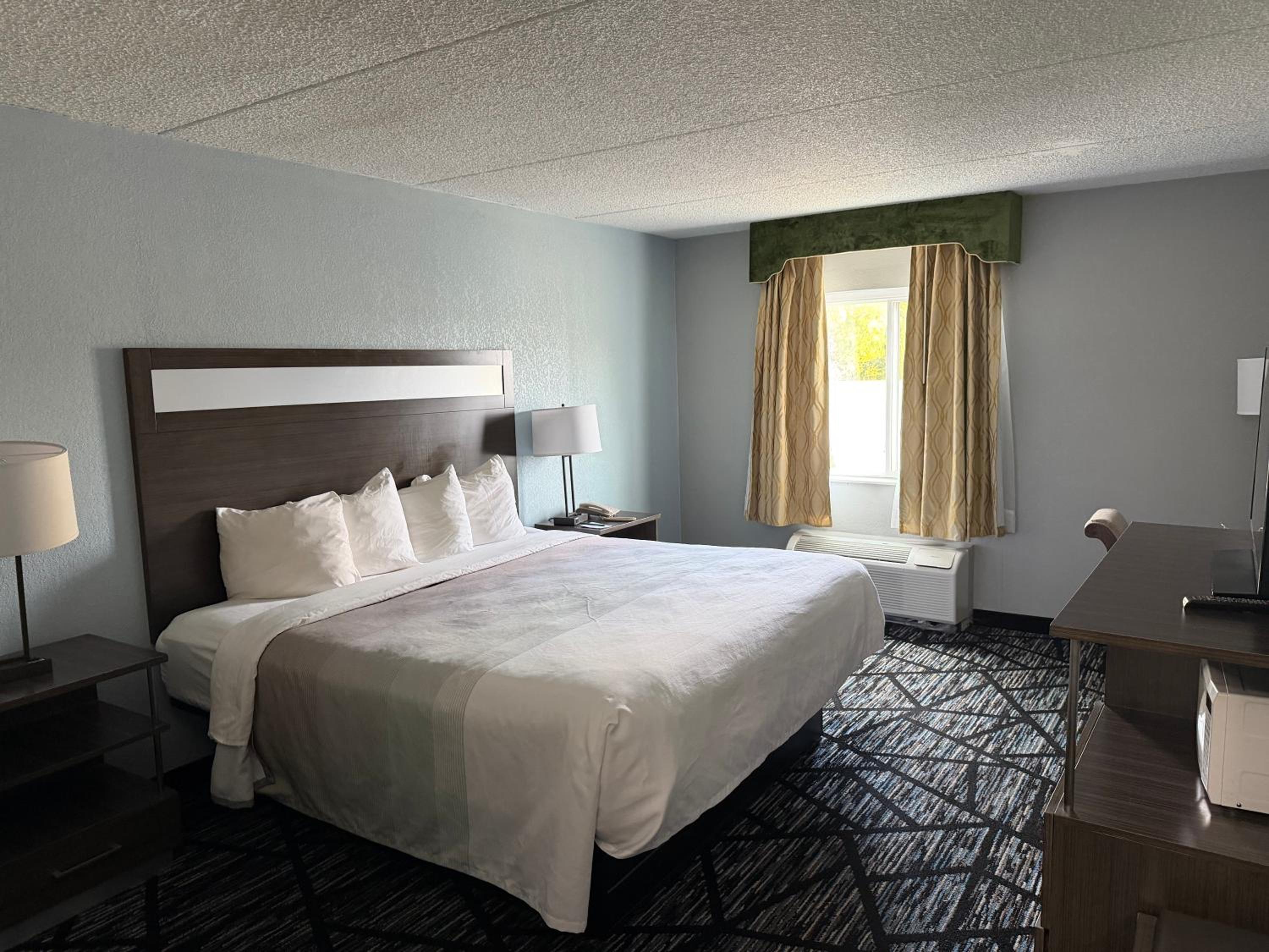 Queen Room - Disability Access